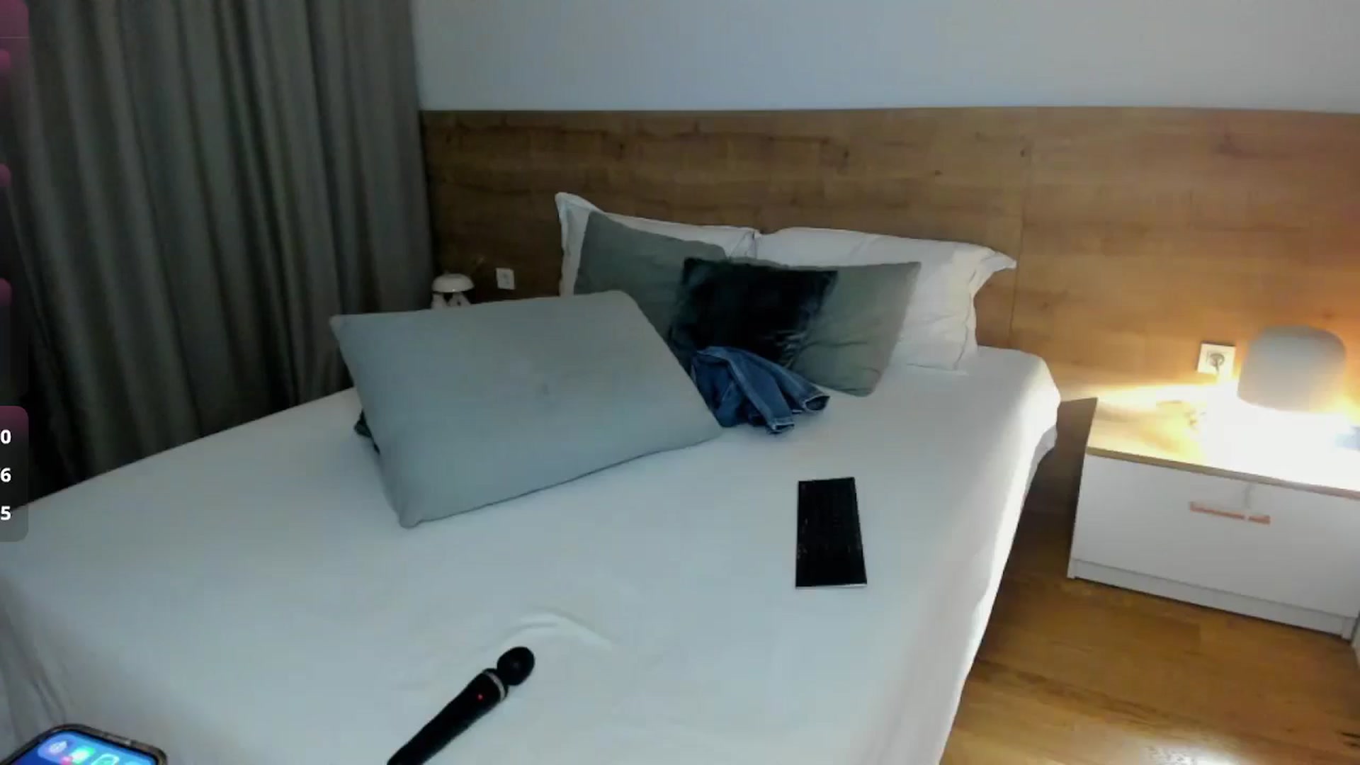 Gallery image thumbnail from Lara_xo's myfreecams stream on, 08/31/2025, 24:04 image 11 of 20