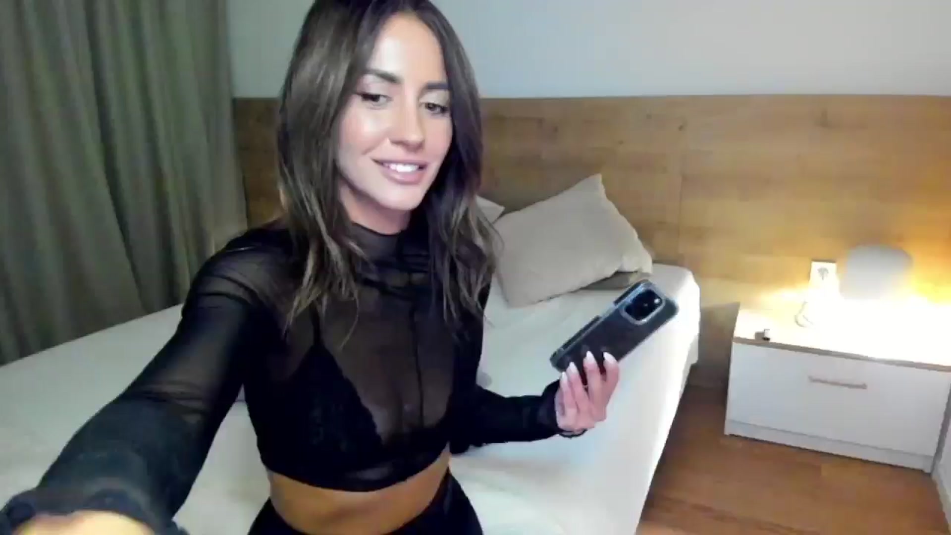 Gallery image thumbnail from Lara_xo's myfreecams stream on, 09/30/2025, 17:01 image 1 of 20