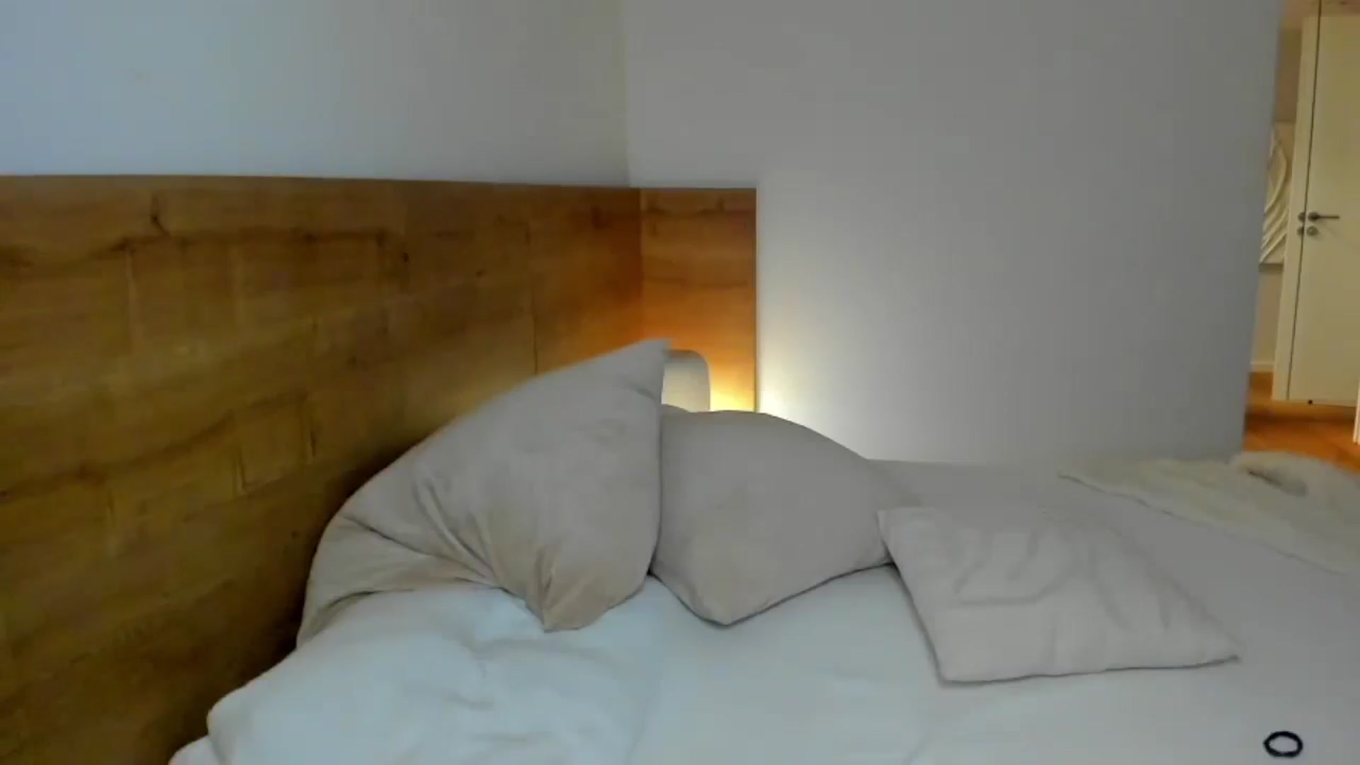 Gallery image thumbnail from Lara_xo's myfreecams stream on, 10/07/2025, 17:29 image 12 of 20