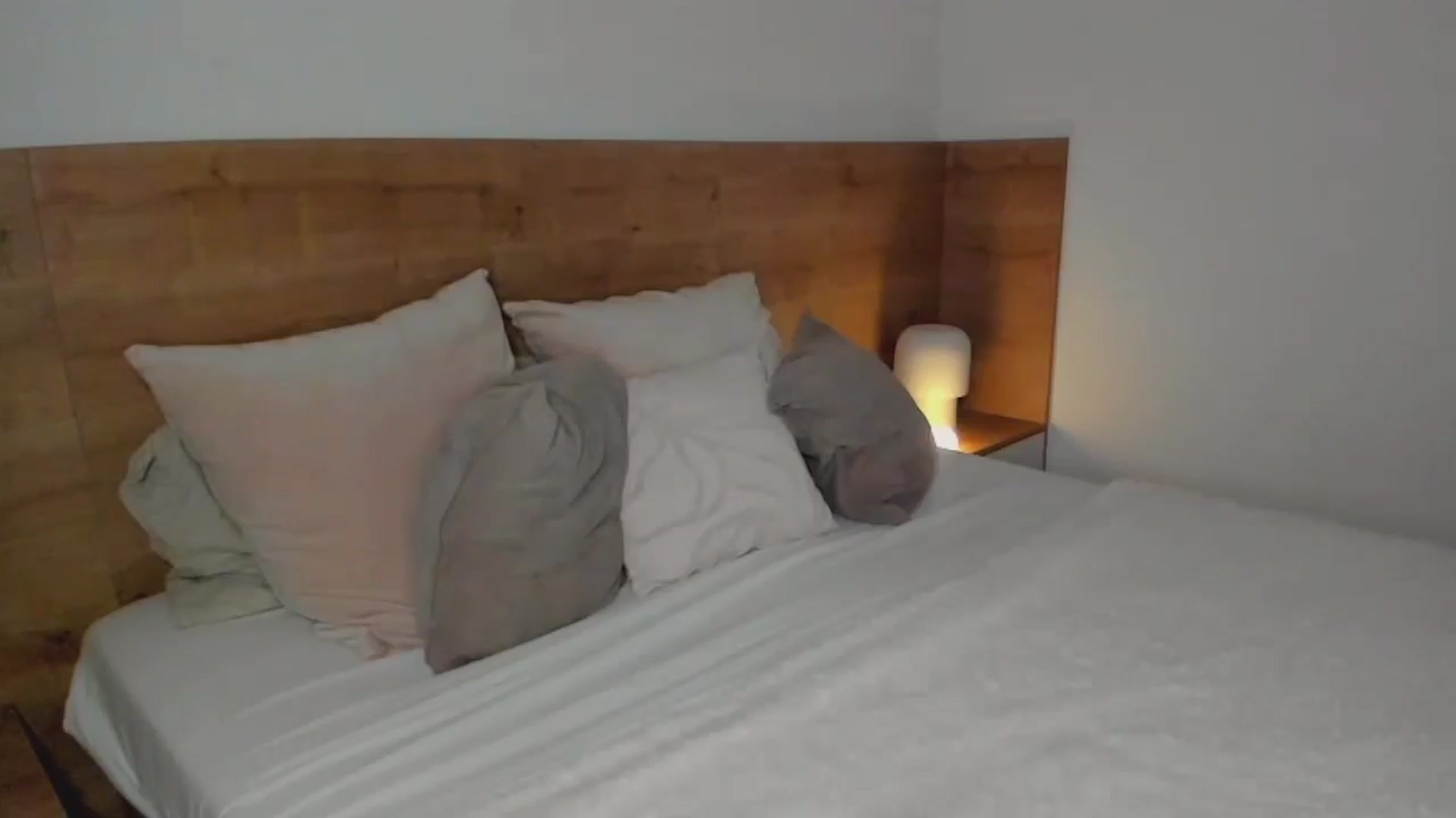 Gallery image thumbnail from Lara_xo's myfreecams stream on, 10/23/2025, 20:17 image 10 of 20