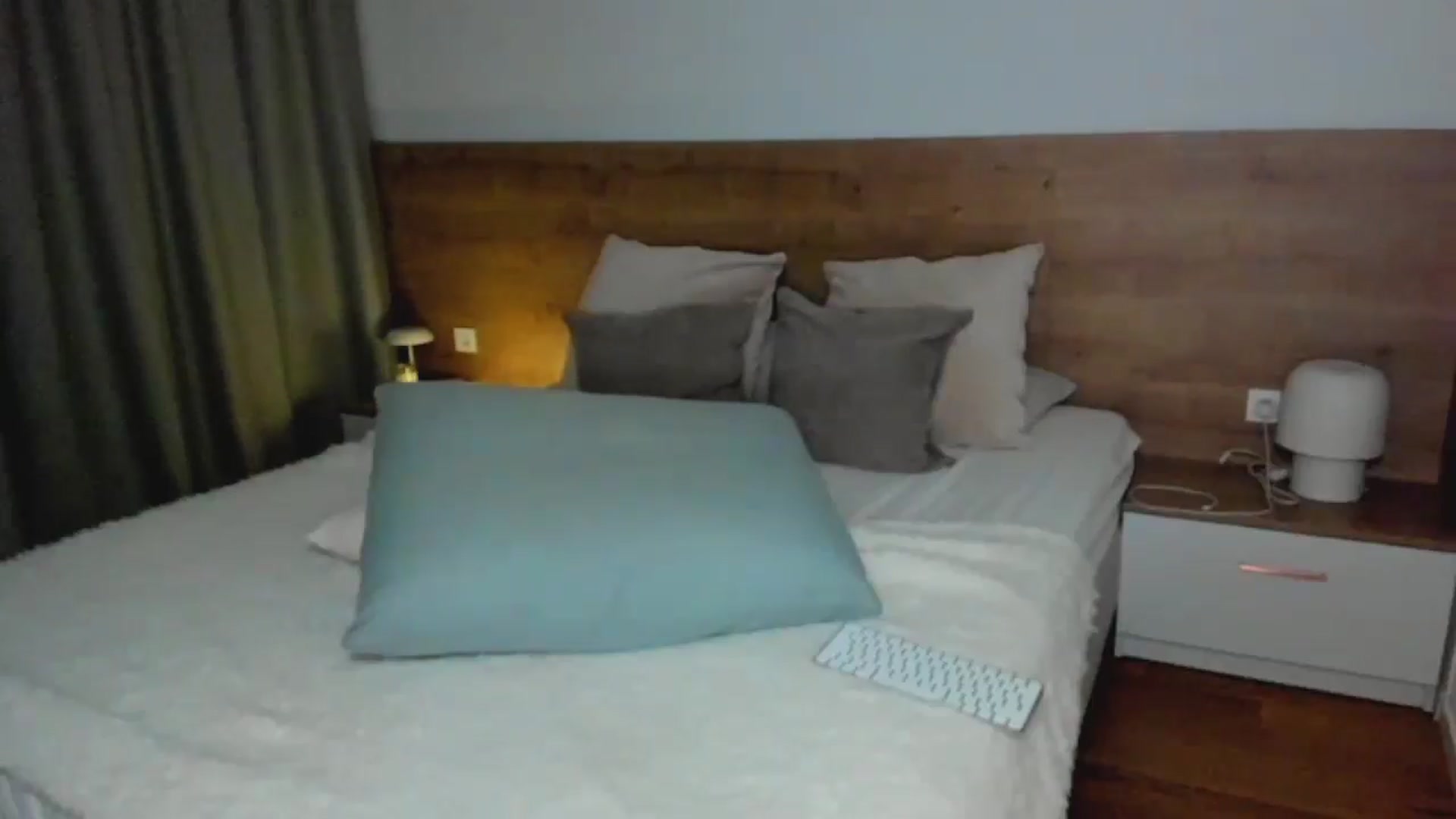 Gallery image thumbnail from Lara_xo's myfreecams stream on, 10/24/2025, 17:15 image 15 of 20