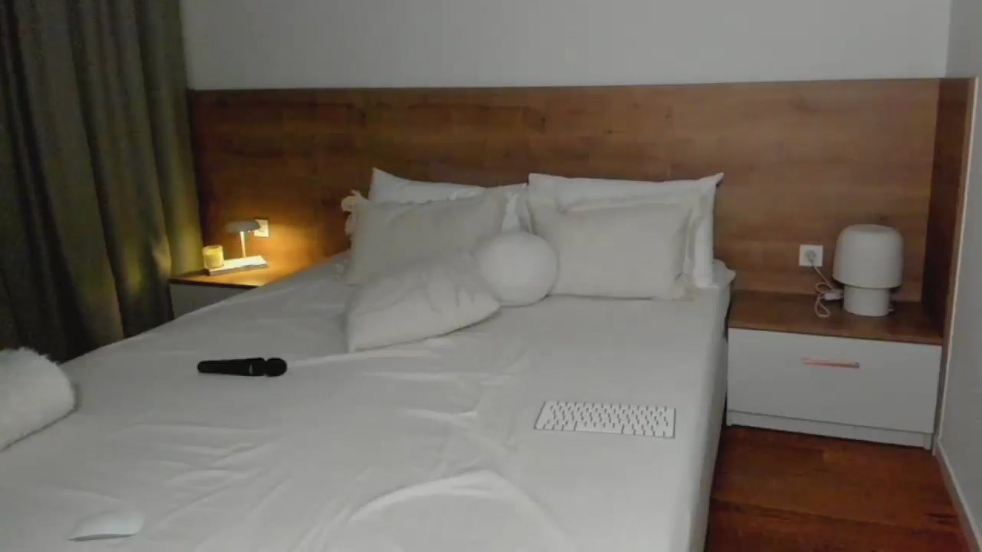 Gallery image thumbnail from Lara_xo's myfreecams stream on, 10/31/2025, 19:18 image 18 of 20