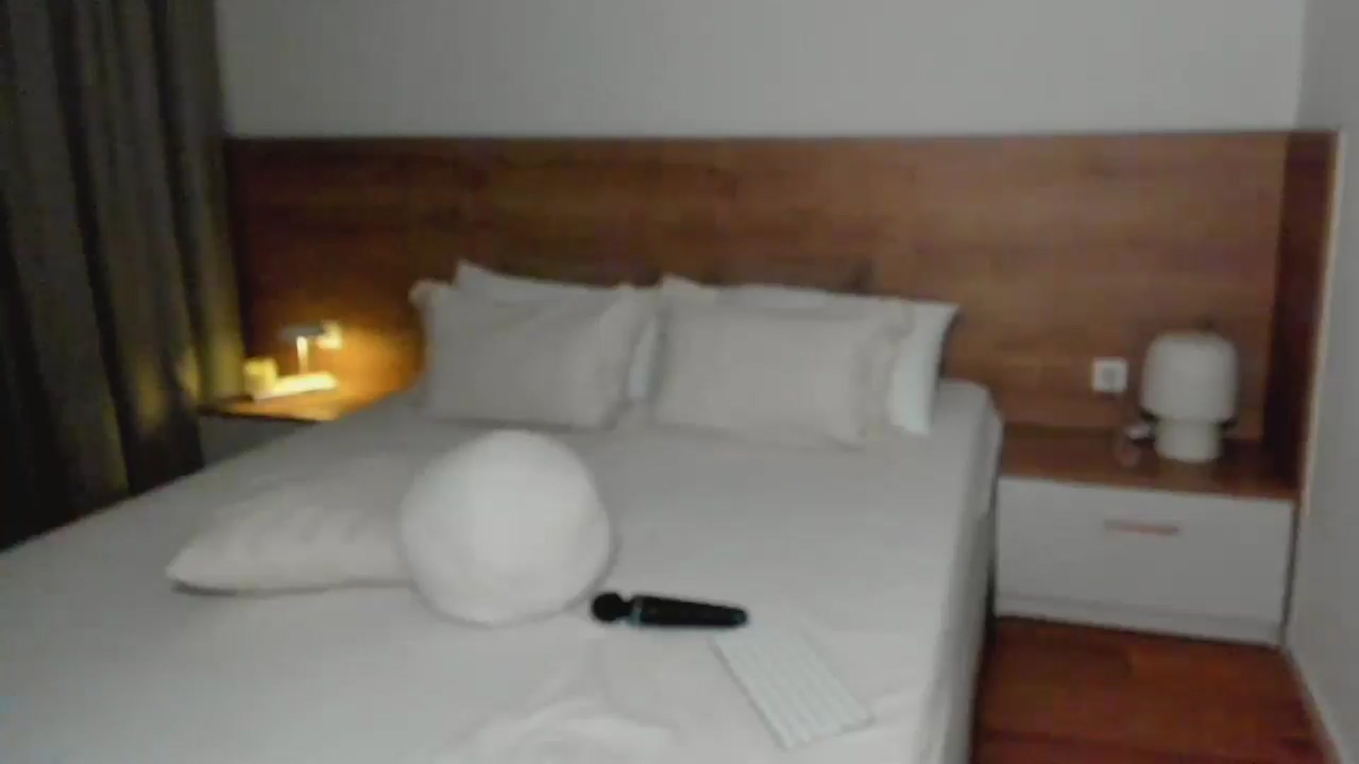 Gallery image thumbnail from Lara_xo's myfreecams stream on, 10/31/2025, 21:33 image 14 of 20