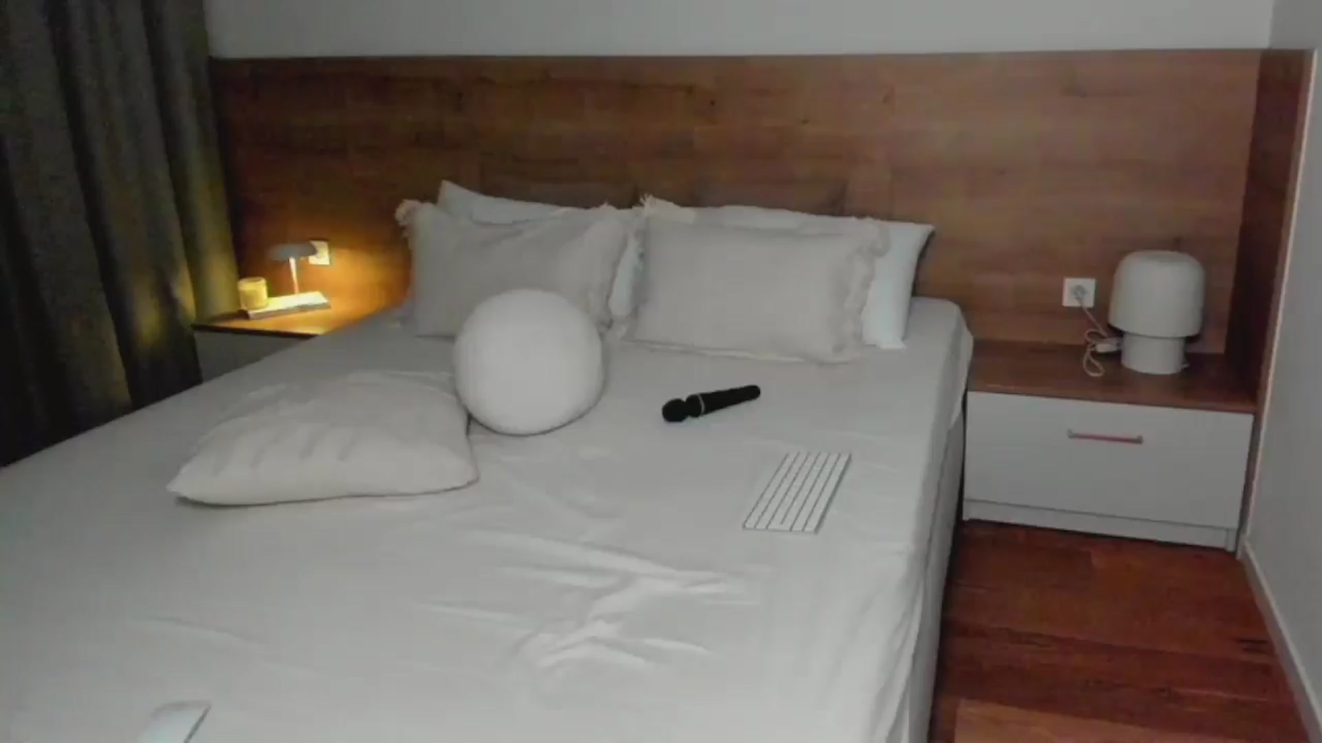 Gallery image thumbnail from Lara_xo's myfreecams stream on, 10/31/2025, 21:33 image 11 of 20