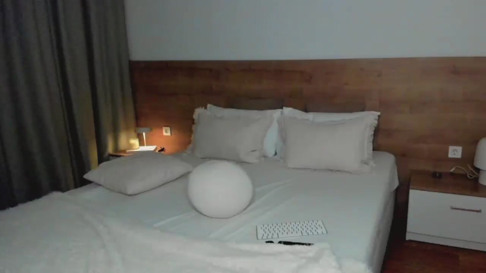 Gallery image thumbnail from Lara_xo's myfreecams stream on, 11/05/2025, 20:11 image 15 of 20