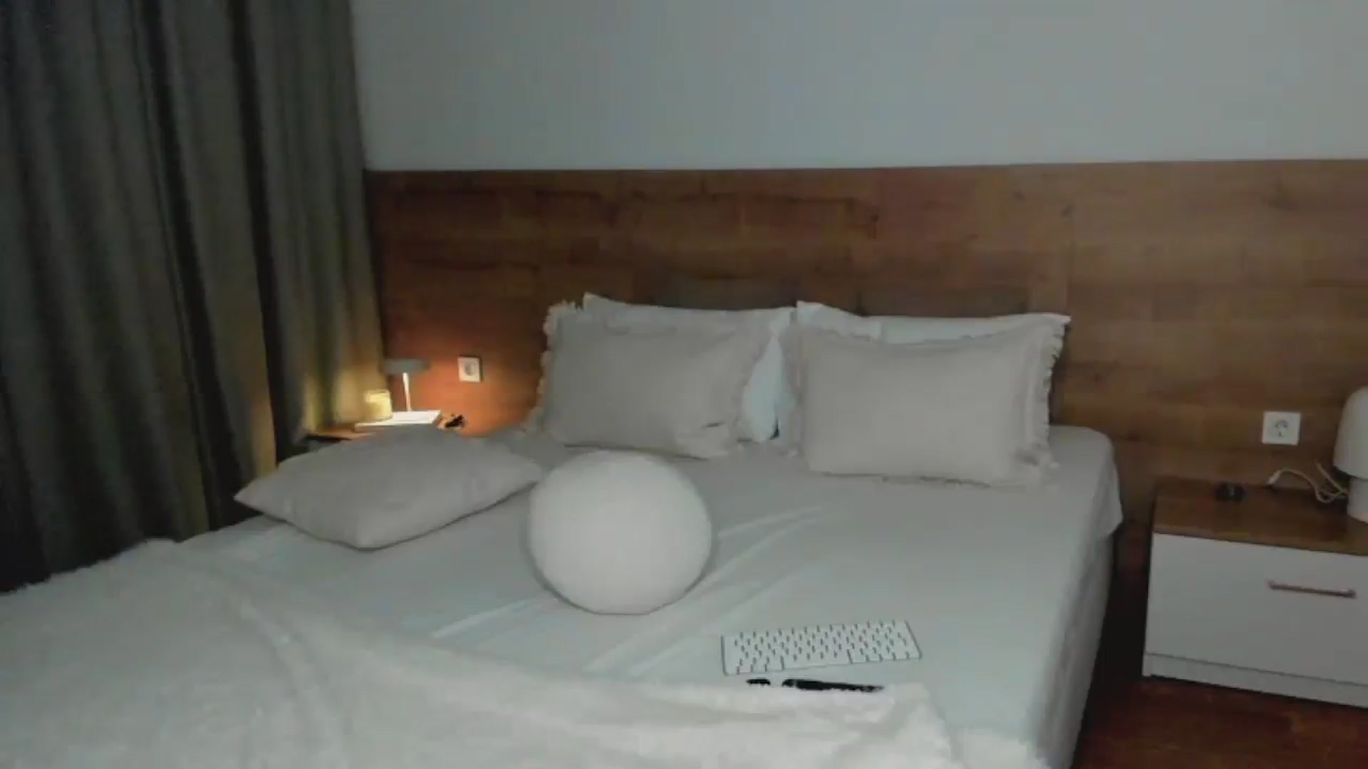 Gallery image thumbnail from Lara_xo's myfreecams stream on, 11/05/2025, 20:11 image 11 of 20