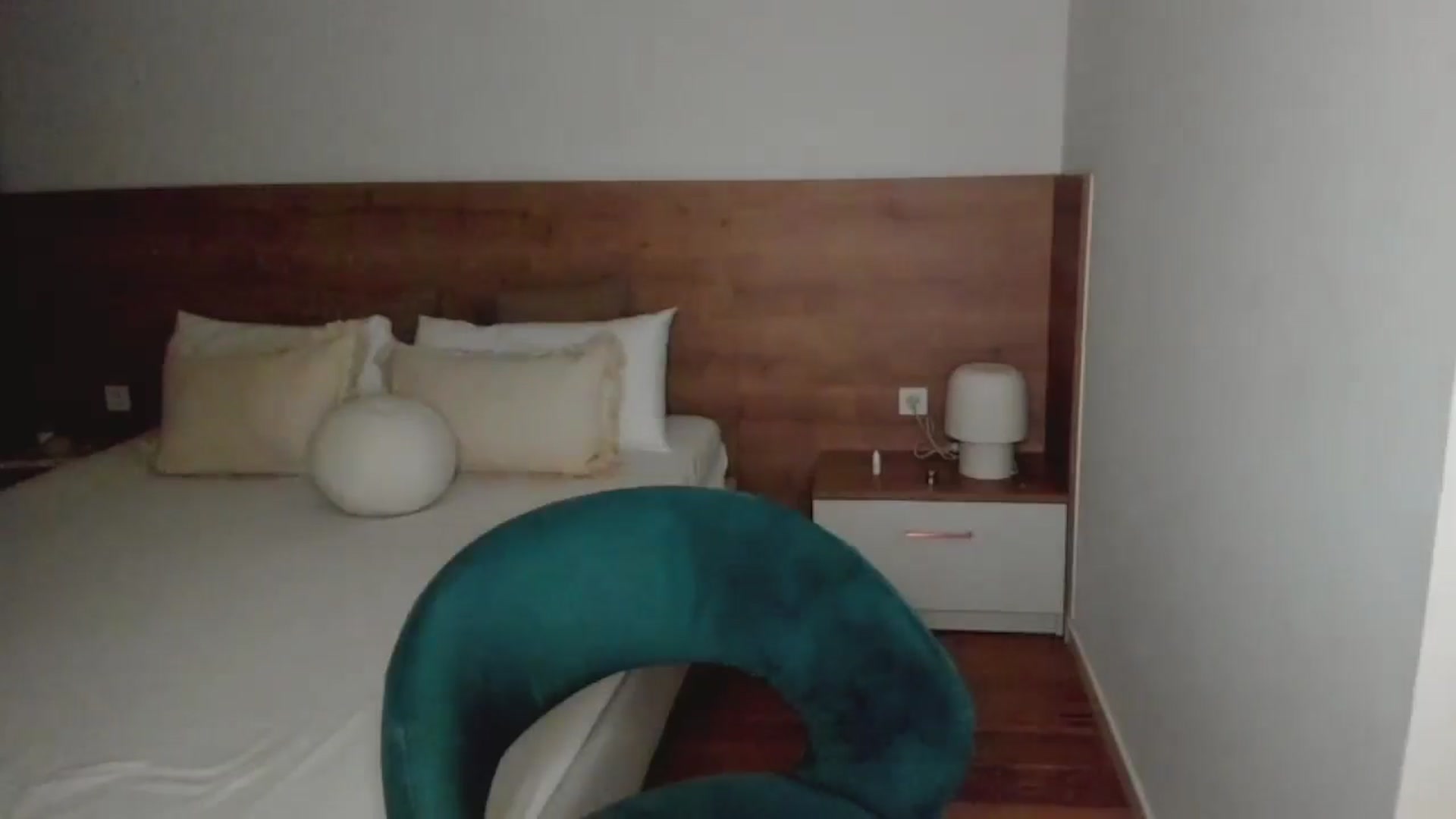 Gallery image thumbnail from Lara_xo's myfreecams stream on, 11/13/2025, 16:47 image 2 of 20