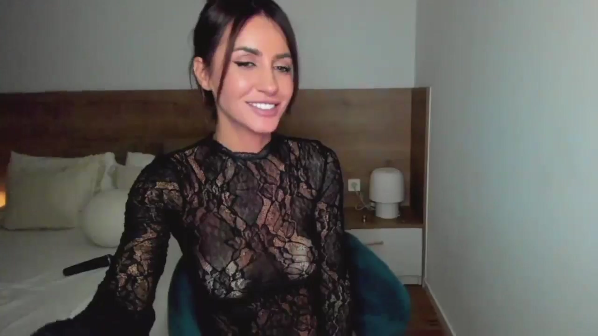Gallery image thumbnail from Lara_xo's myfreecams stream on, 11/13/2025, 20:31 image 10 of 20
