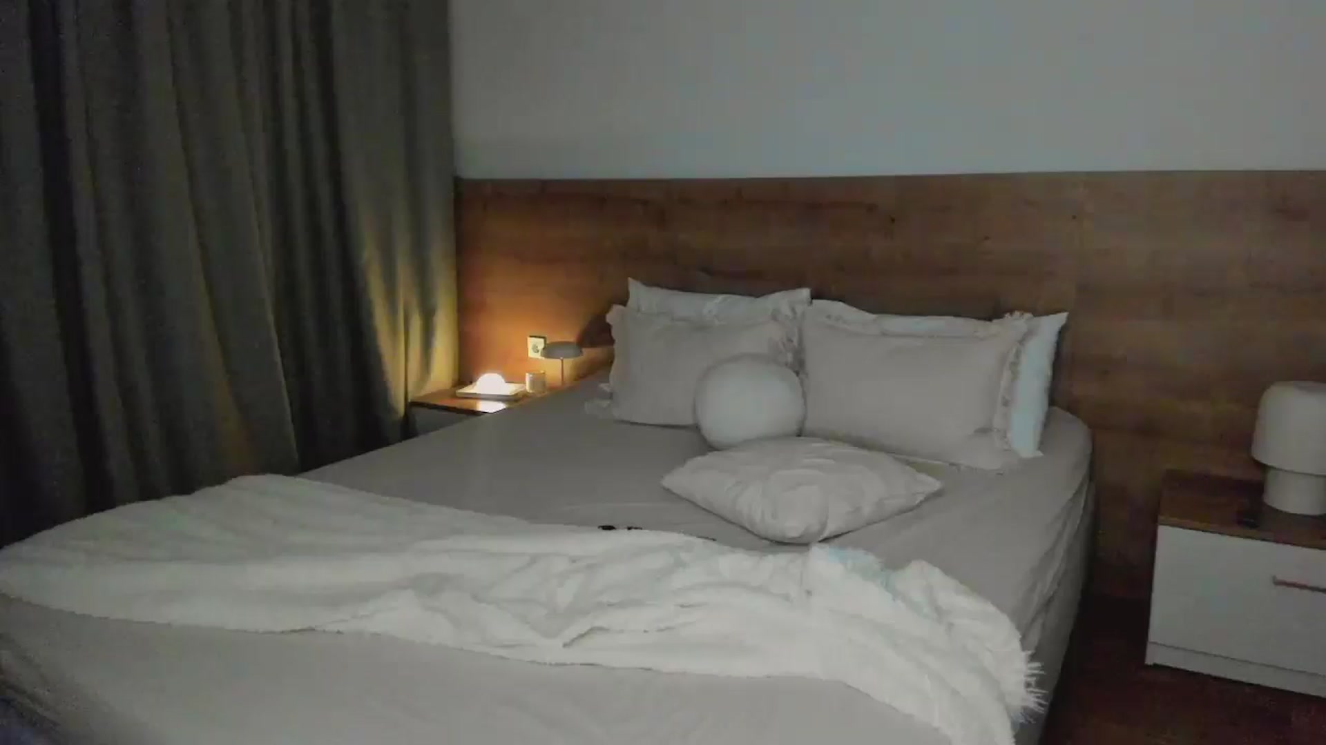 Gallery image thumbnail from Lara_xo's myfreecams stream on, 11/20/2025, 19:23 image 14 of 20