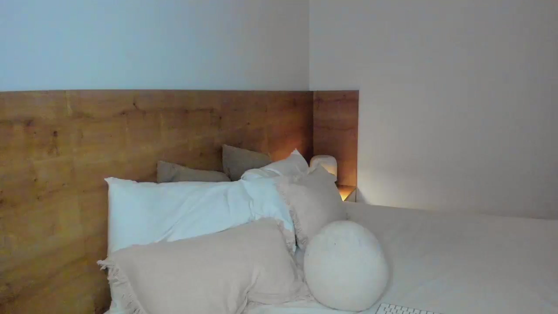 Gallery image thumbnail from Lara_xo's myfreecams stream on, 11/23/2025, 13:28 image 12 of 20
