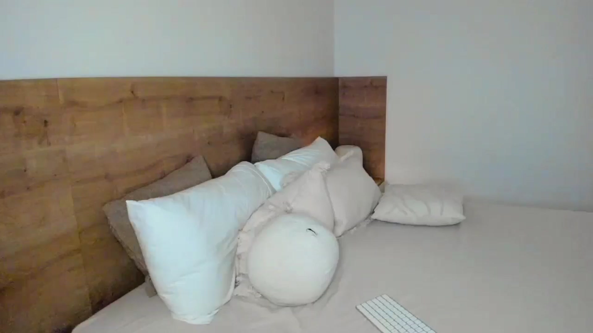 Gallery image thumbnail from Lara_xo's myfreecams stream on, 11/24/2025, 14:46 image 11 of 20