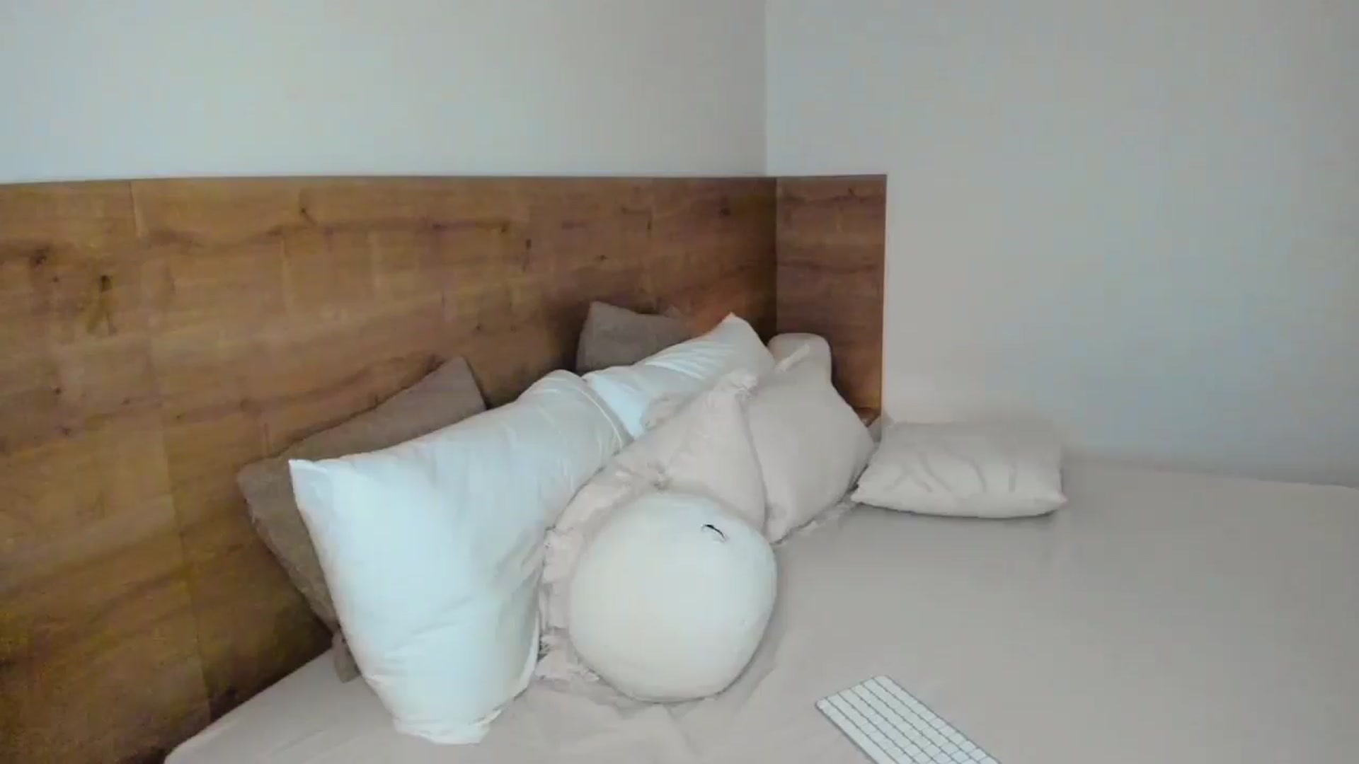 Gallery image thumbnail from Lara_xo's myfreecams stream on, 11/24/2025, 14:46 image 10 of 20