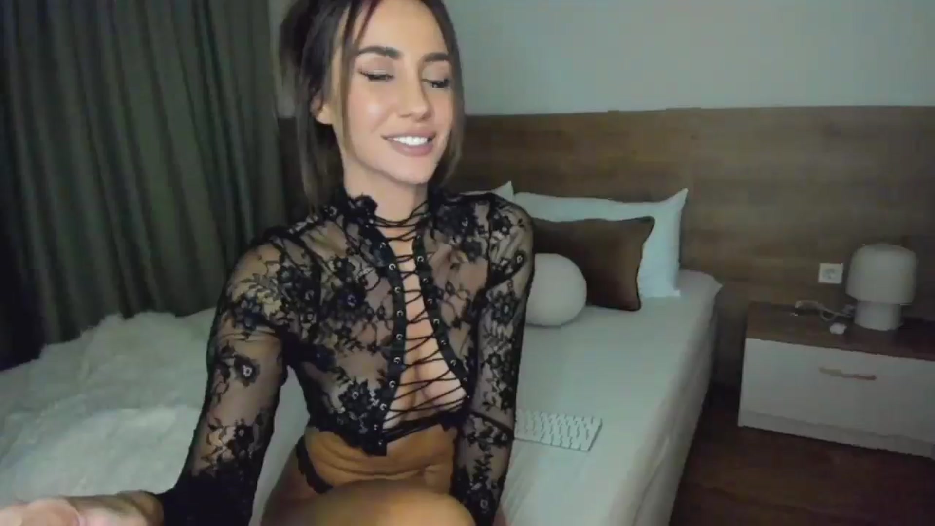 Gallery image thumbnail from Lara_xo's myfreecams stream on, 12/15/2025, 18:09 image 6 of 20