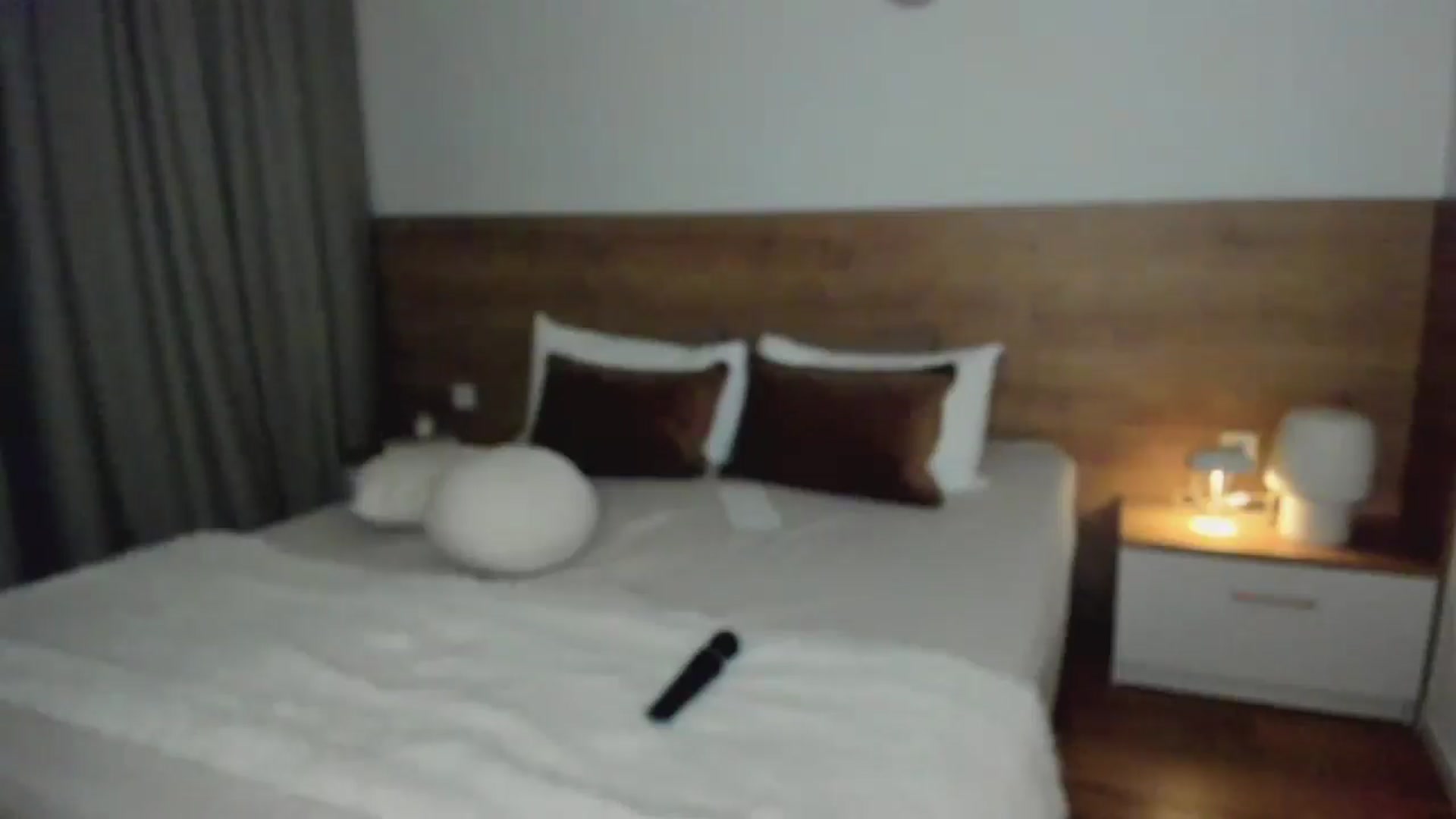 Gallery image thumbnail from Lara_xo's myfreecams stream on, 12/19/2025, 19:15 image 13 of 20
