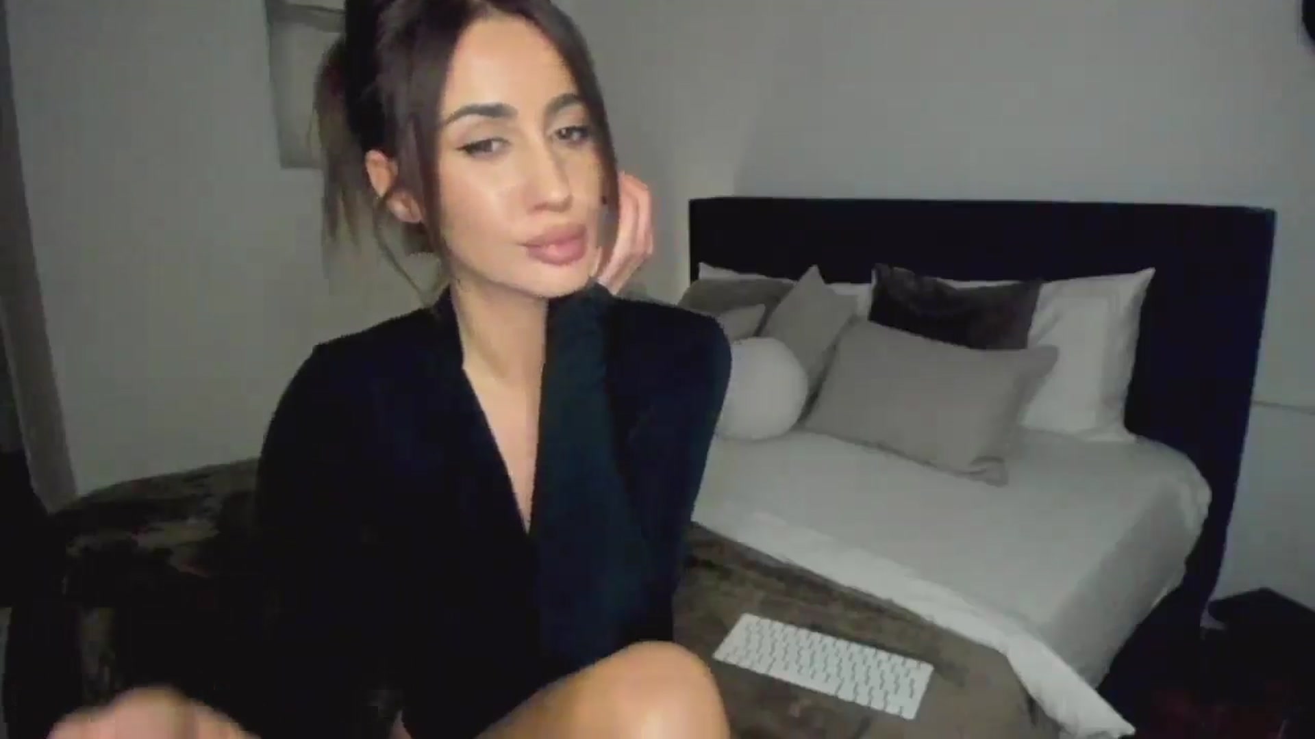 Gallery image thumbnail from Lara_xo's myfreecams stream on, 02/19/2026, 18:44 image 6 of 20