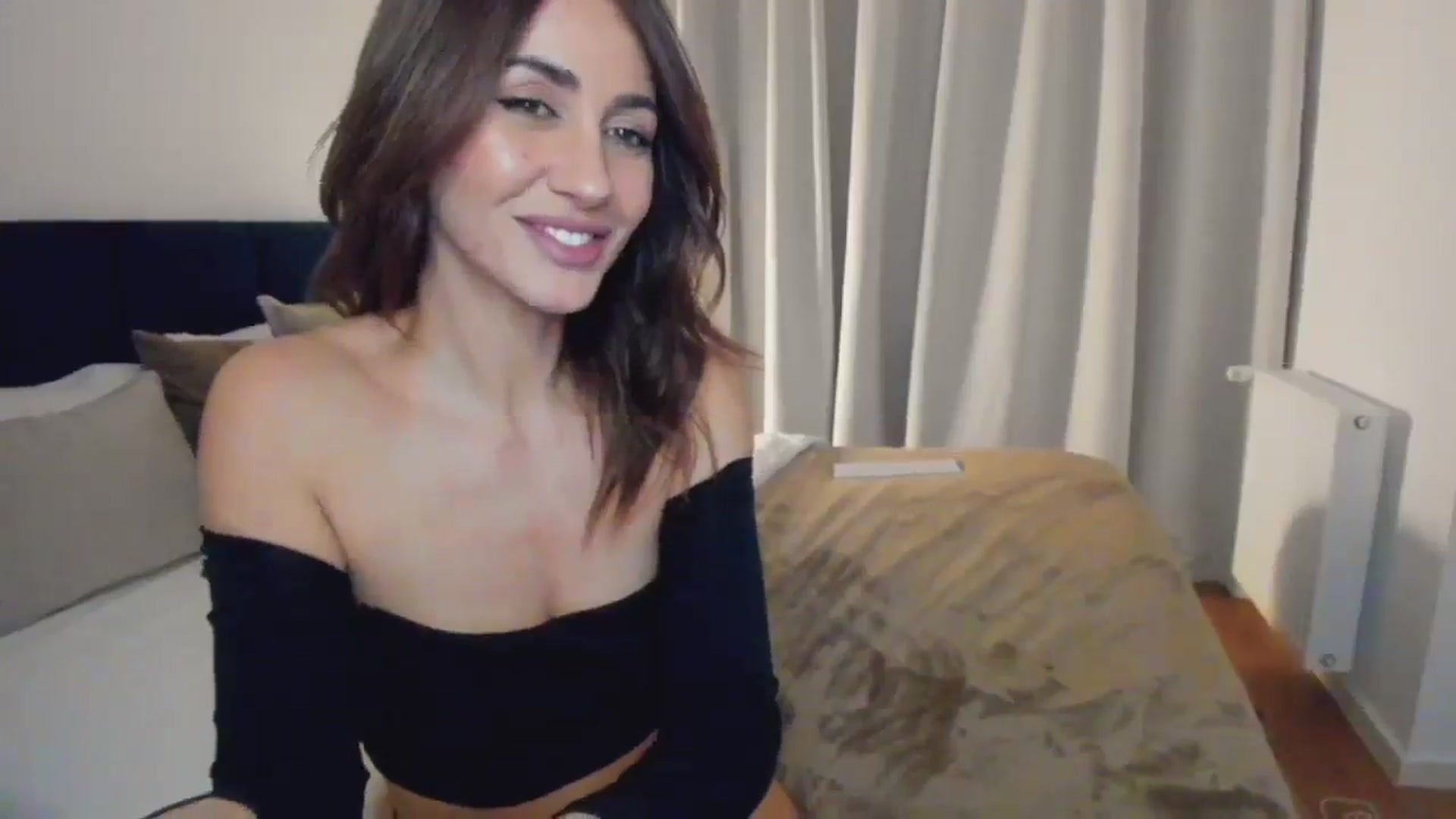 Gallery image thumbnail from Lara_xo's myfreecams stream on, 03/12/2026, 18:02 image 10 of 20