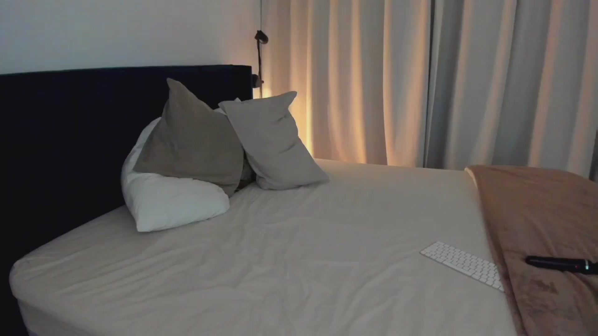 Gallery image thumbnail from Lara_xo's myfreecams stream on, 03/26/2026, 18:40 image 15 of 20
