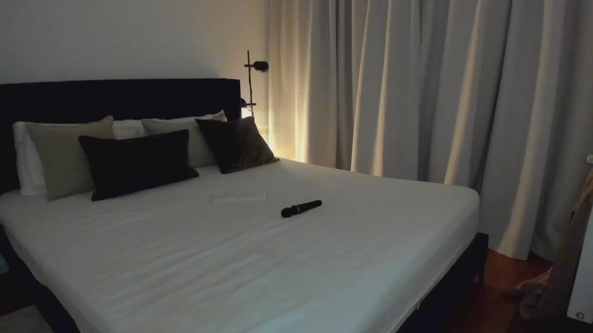 Gallery image thumbnail from Lara_xo's myfreecams stream on, 03/28/2026, 19:58 image 15 of 20