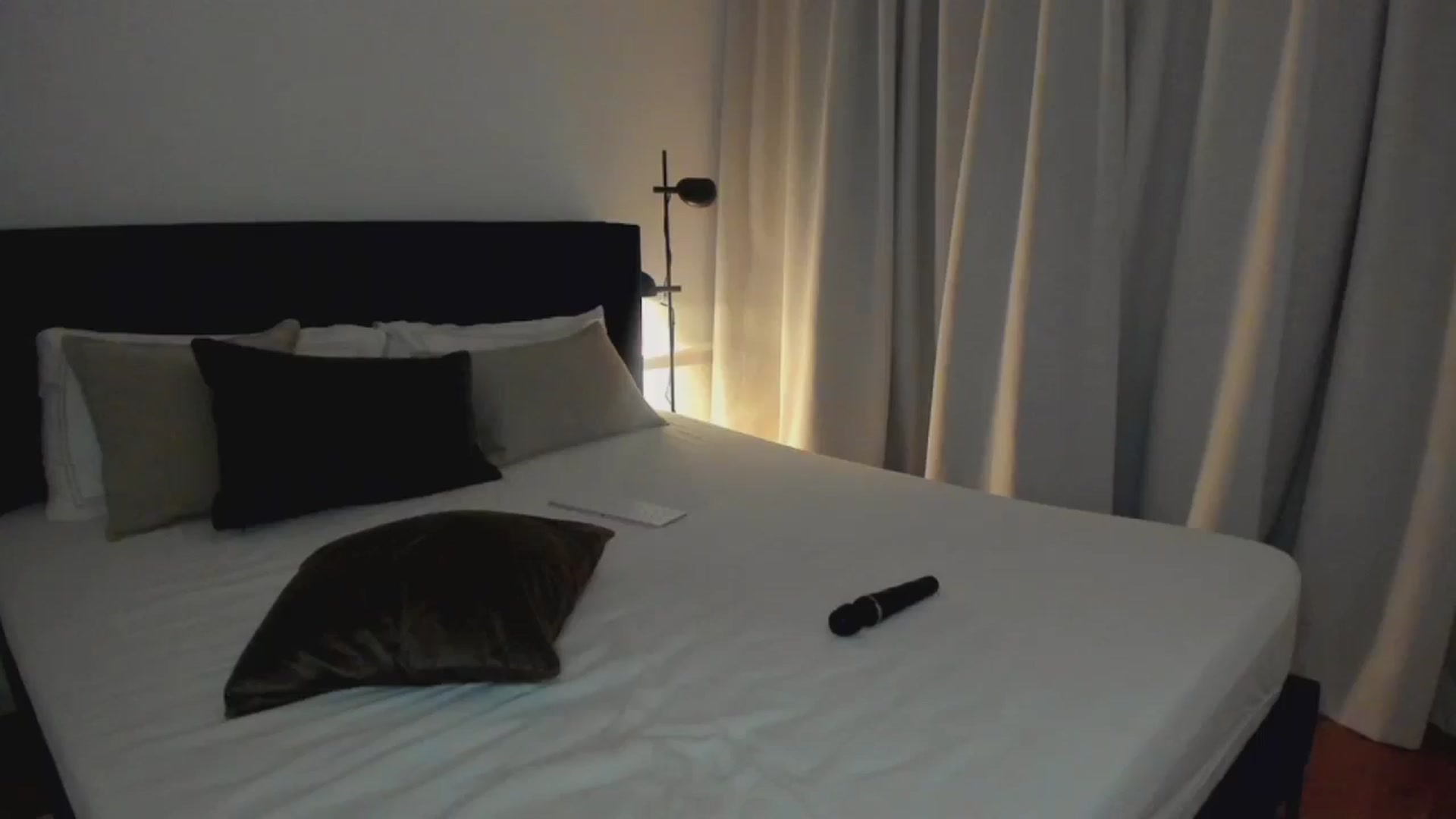 Gallery image thumbnail from Lara_xo's myfreecams stream on, 03/28/2026, 23:22 image 18 of 20