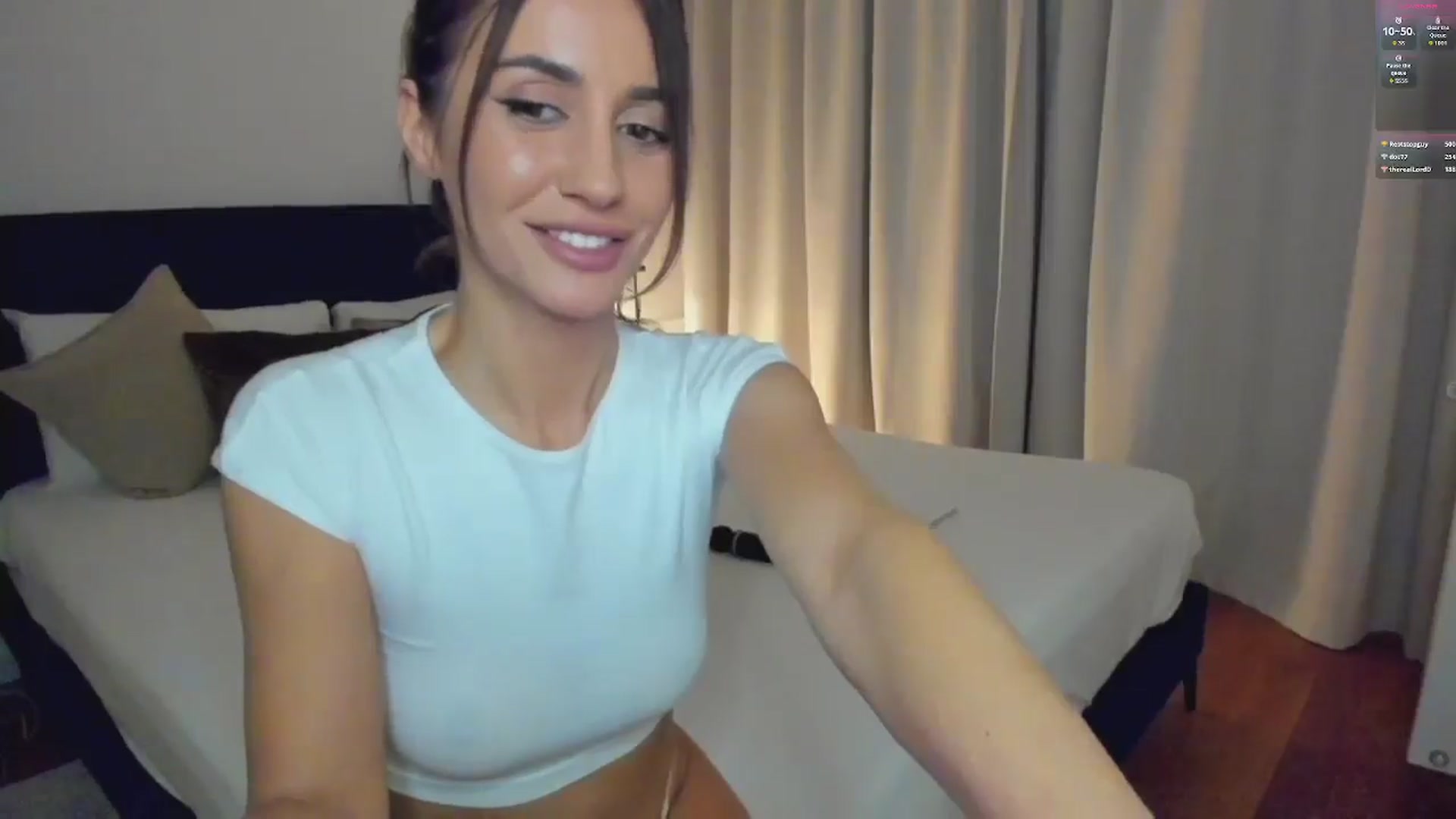 Gallery image thumbnail from Lara_xo's myfreecams stream on, 04/08/2026, 17:46 image 16 of 20