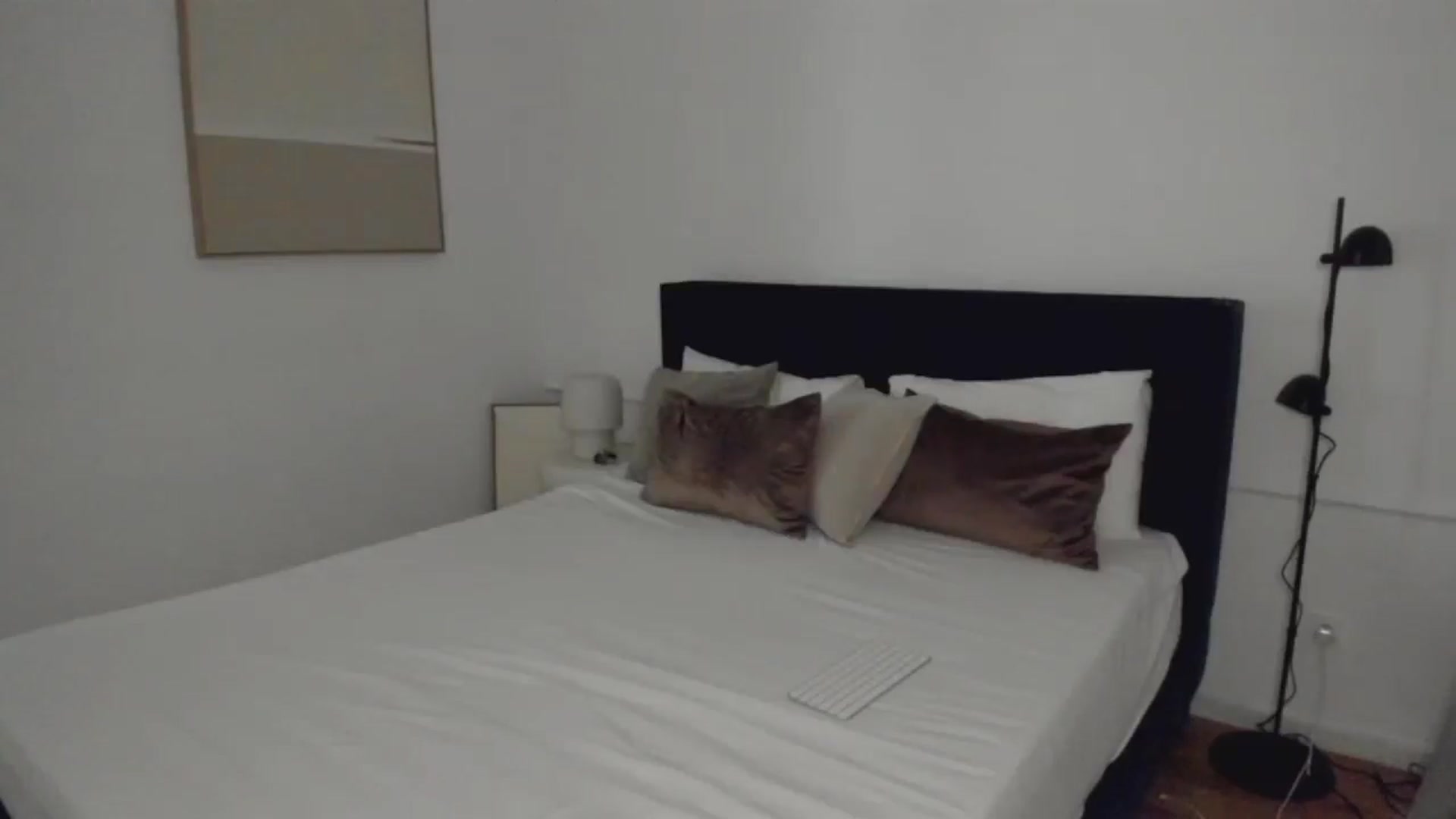 Gallery image thumbnail from Lara_xo's myfreecams stream on, 04/19/2026, 14:00 image 17 of 20