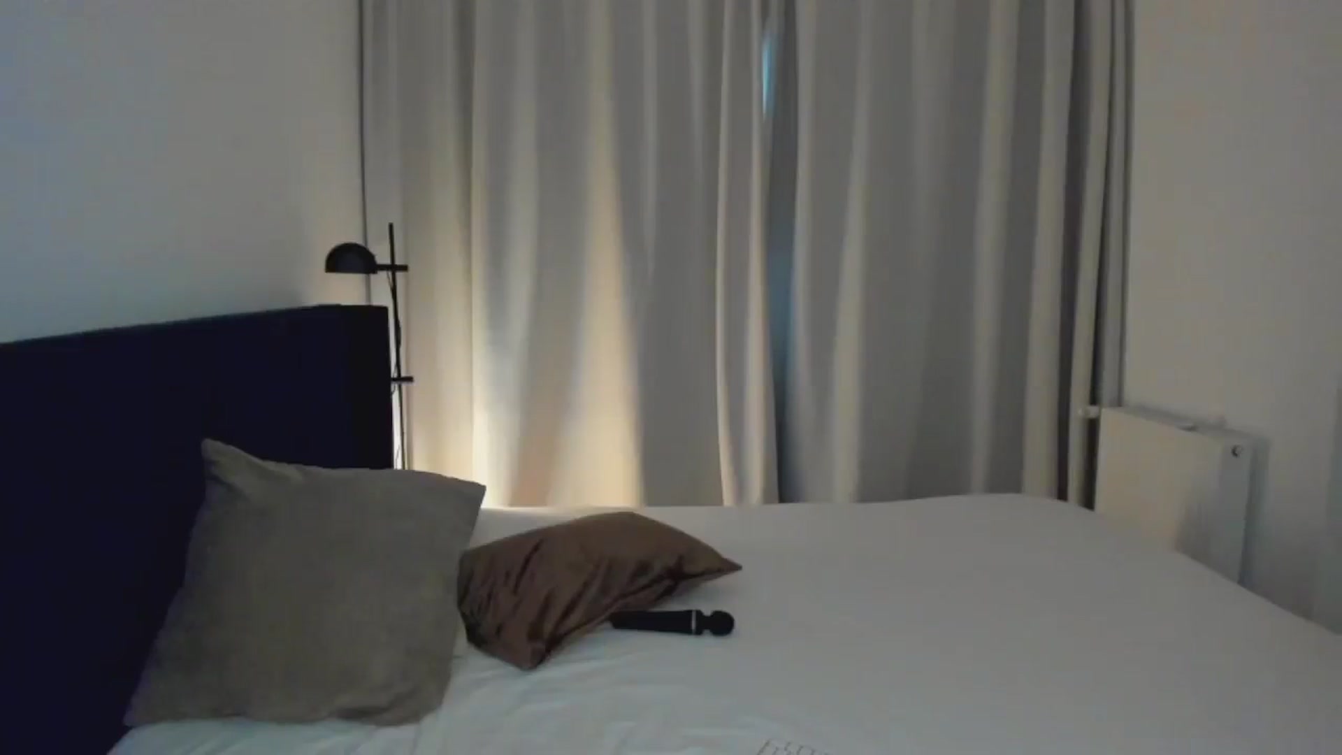 Gallery image thumbnail from Lara_xo's myfreecams stream on, 04/21/2026, 16:20 image 14 of 20