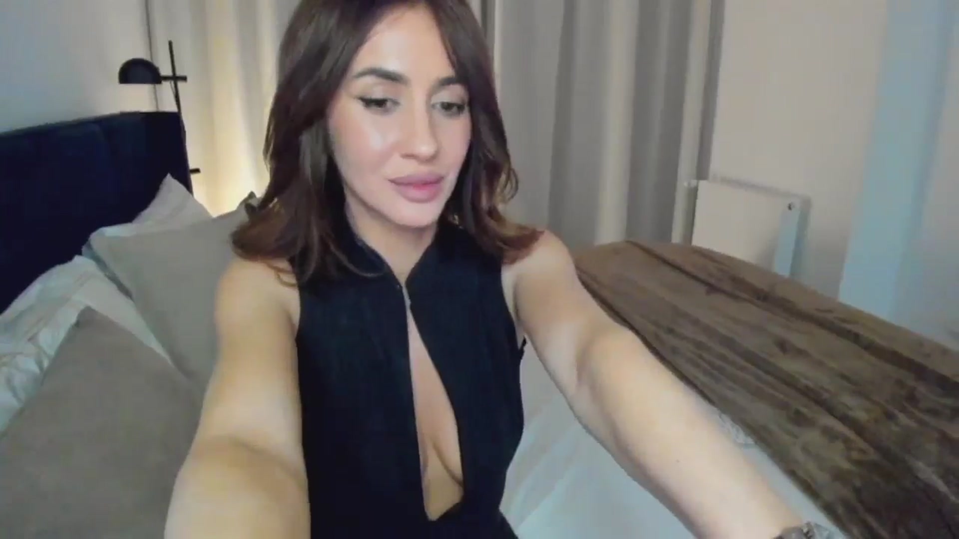 Gallery image thumbnail from Lara_xo's myfreecams stream on, 04/24/2026, 15:43 image 2 of 20