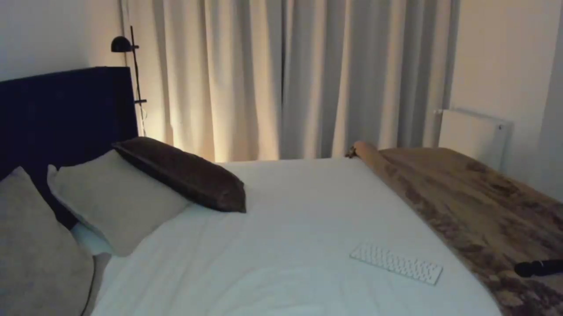 Gallery image thumbnail from Lara_xo's myfreecams stream on, 04/30/2026, 17:35 image 18 of 20