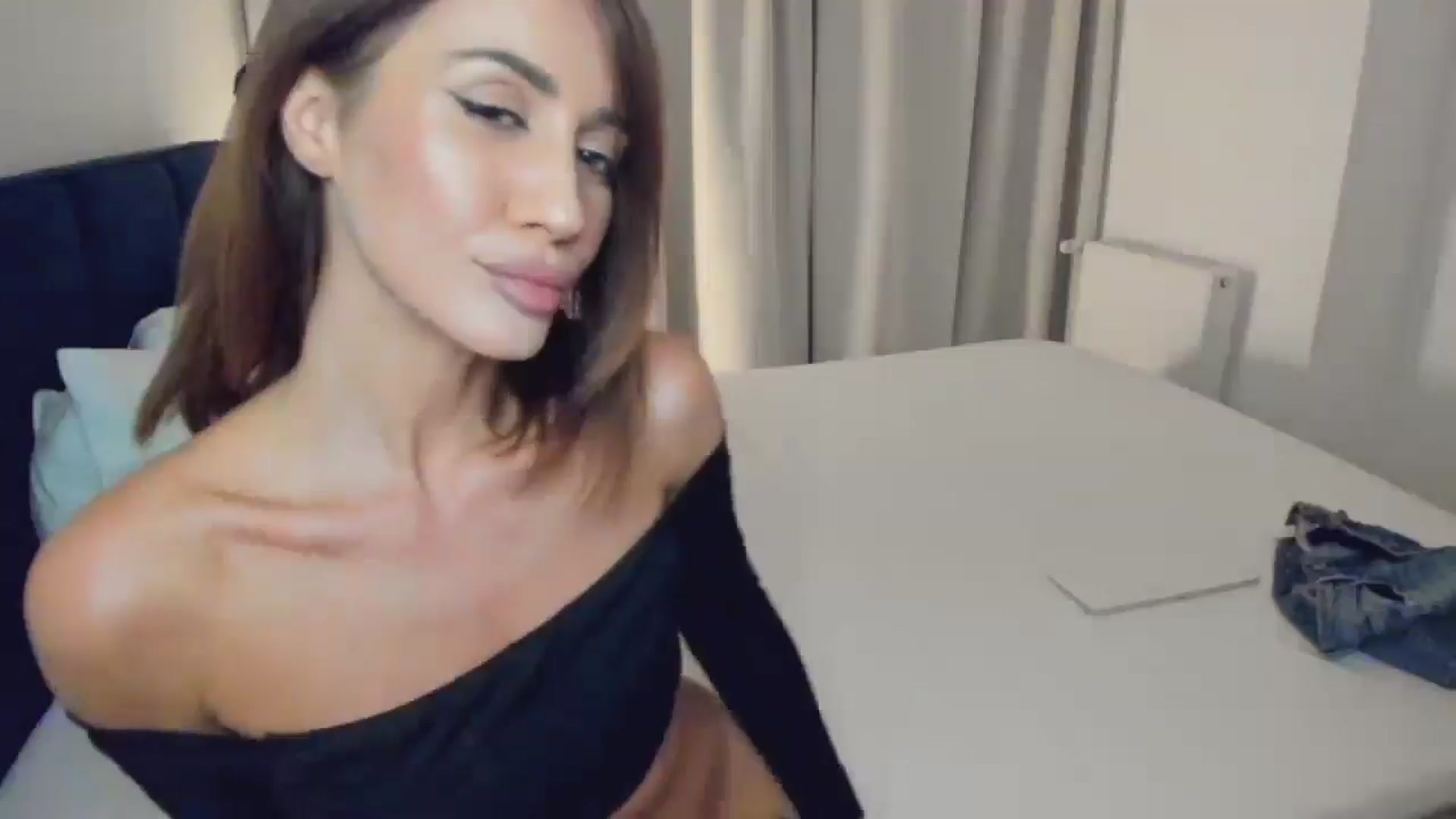 Gallery image thumbnail from Lara_xo's myfreecams stream on, 05/02/2026, 20:39 image 12 of 20