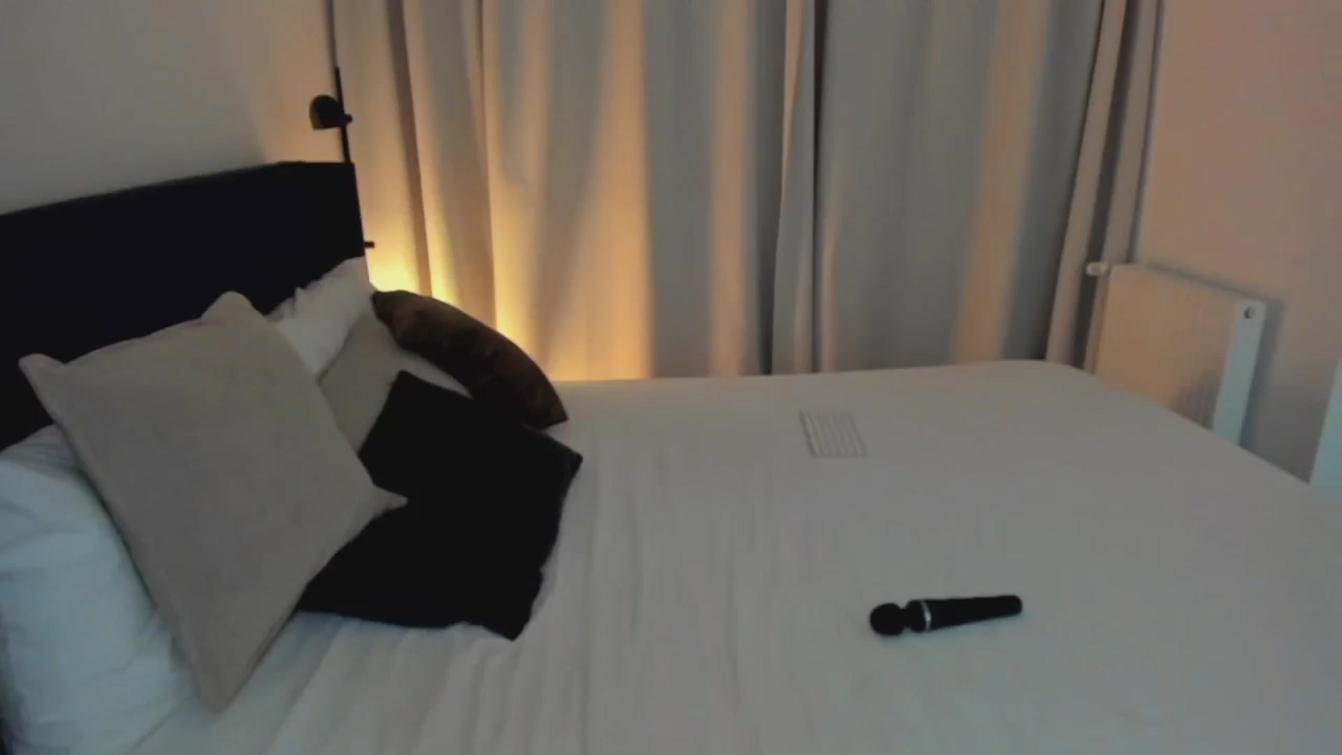 Gallery image thumbnail from Lara_xo's myfreecams stream on, 05/07/2026, 18:35 image 20 of 20