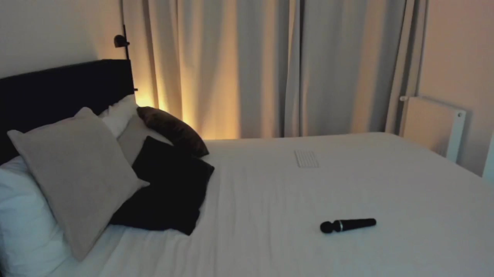 Gallery image thumbnail from Lara_xo's myfreecams stream on, 05/07/2026, 18:35 image 19 of 20