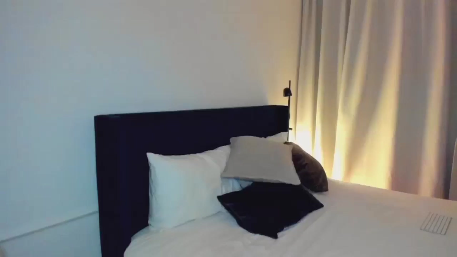 Gallery image thumbnail from Lara_xo's myfreecams stream on, 05/07/2026, 18:35 image 4 of 20