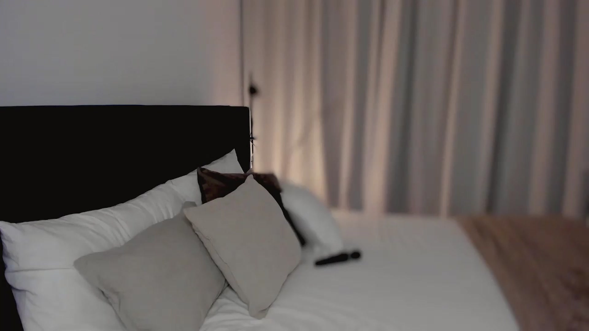 Gallery image thumbnail from Lara_xo's myfreecams stream on, 05/22/2026, 16:28 image 6 of 20