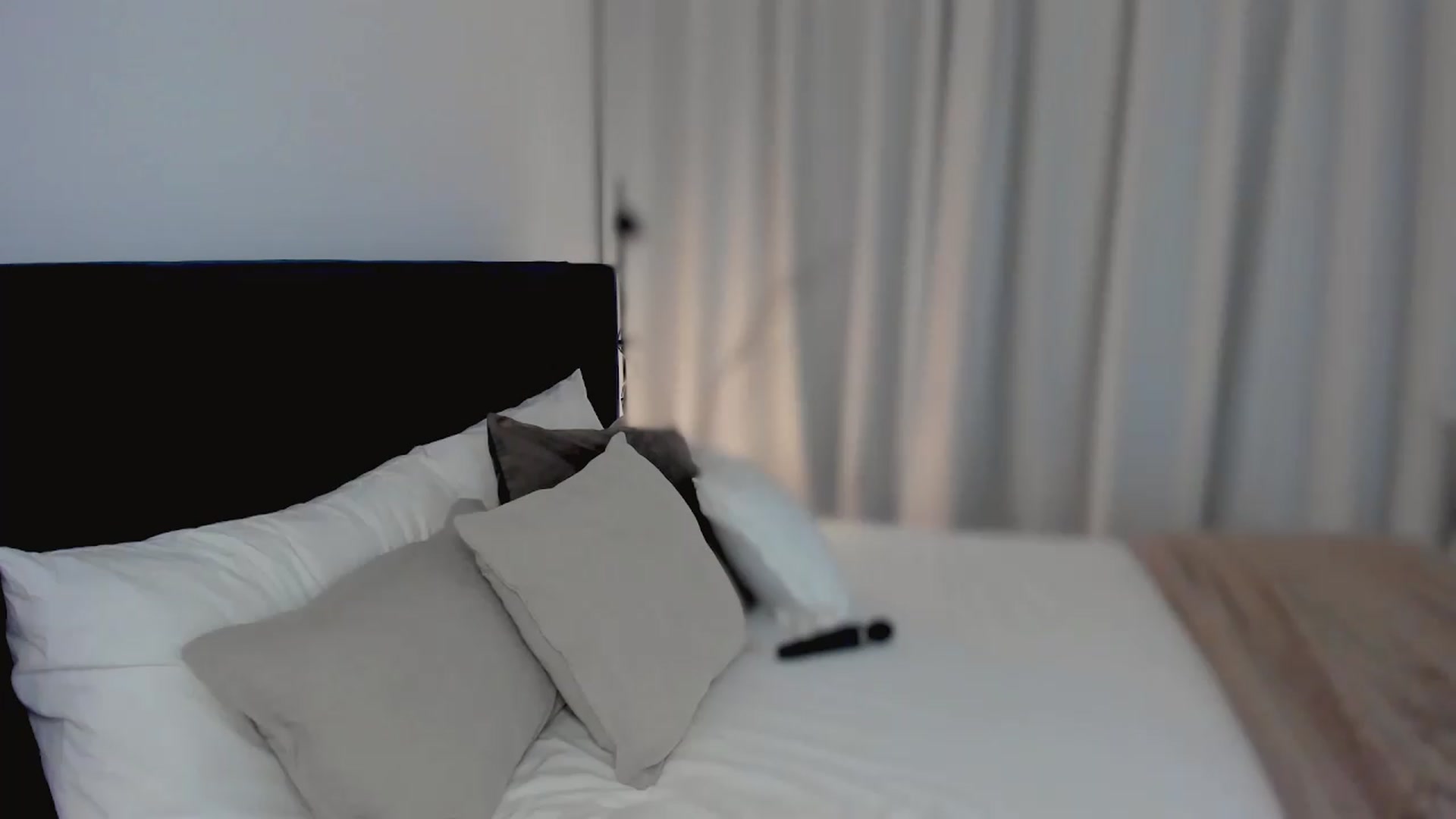 Gallery image thumbnail from Lara_xo's myfreecams stream on, 05/22/2026, 16:28 image 9 of 20