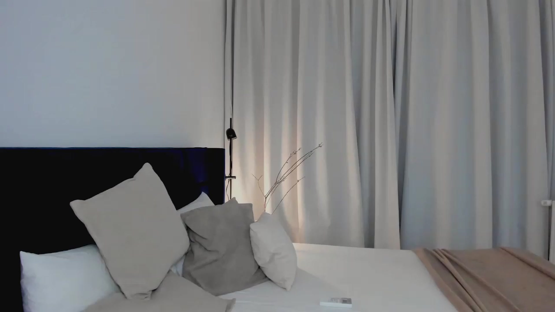 Gallery image thumbnail from Lara_xo's myfreecams stream on, 05/30/2026, 20:42 image 12 of 20