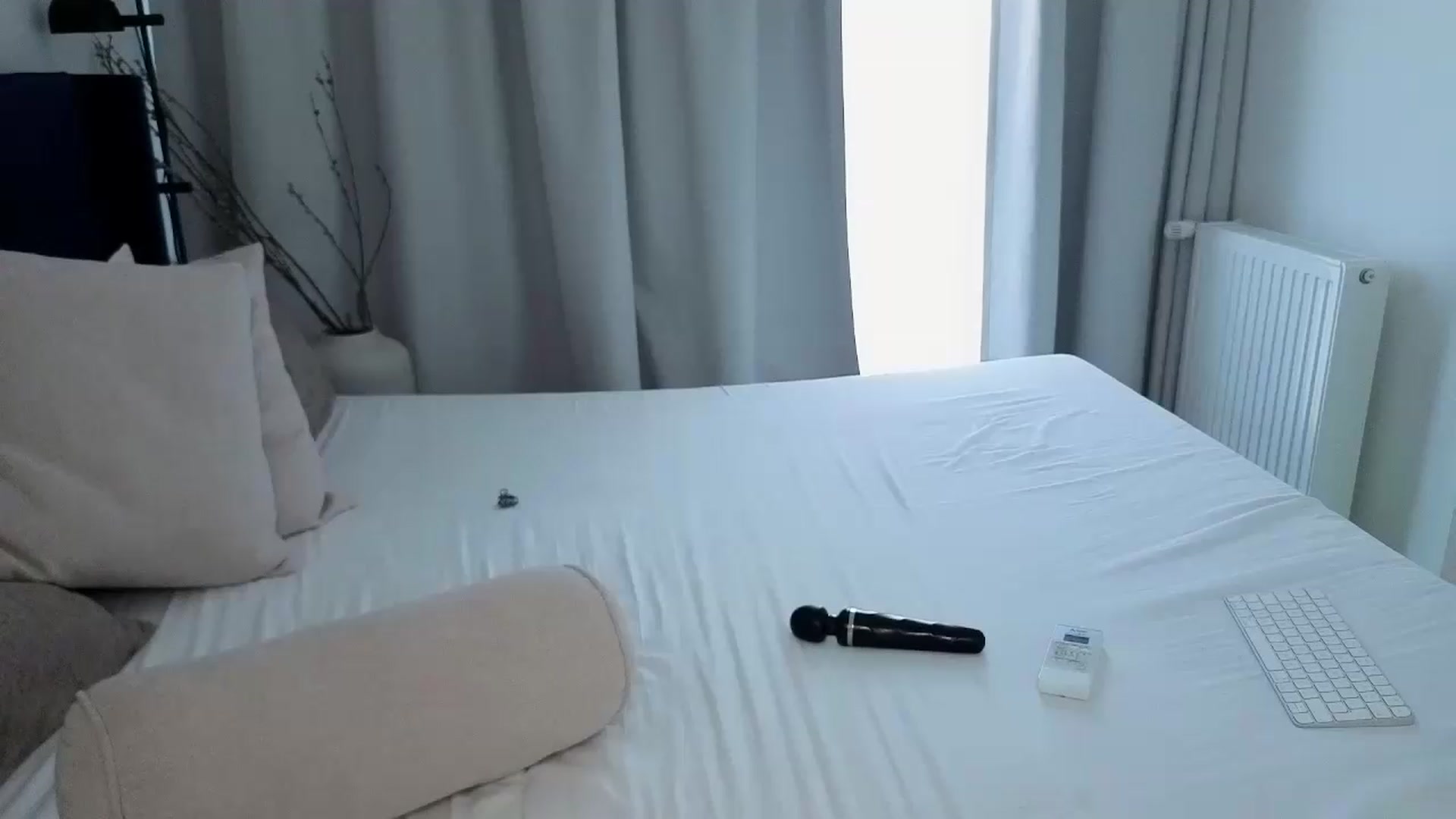 Gallery image thumbnail from Lara_xo's myfreecams stream on, 07/21/2026, 17:28 image 20 of 20