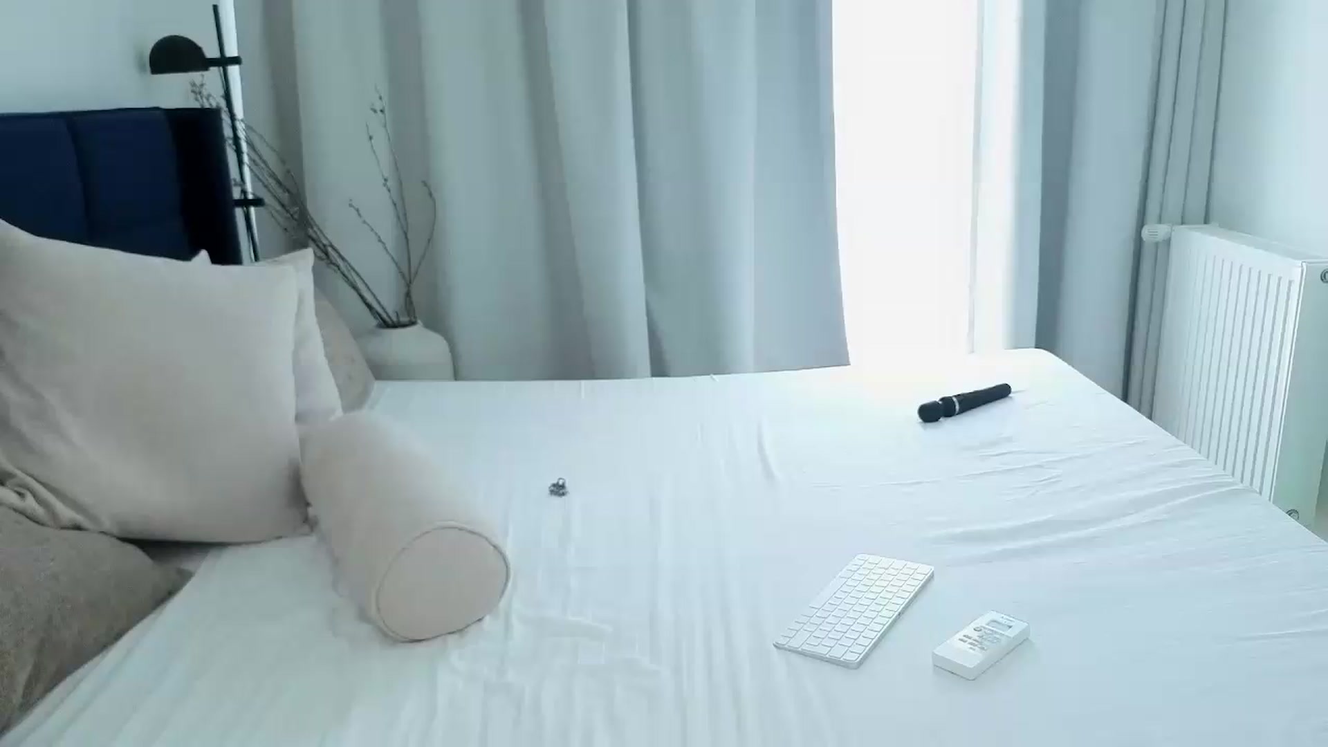 Gallery image thumbnail from Lara_xo's myfreecams stream on, 07/21/2026, 17:28 image 13 of 20