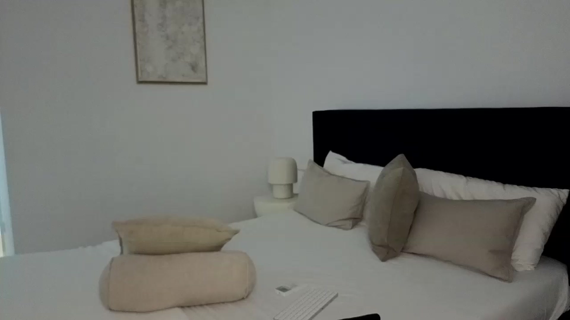 Gallery image thumbnail from Lara_xo's myfreecams stream on, 08/18/2026, 16:44 image 5 of 20