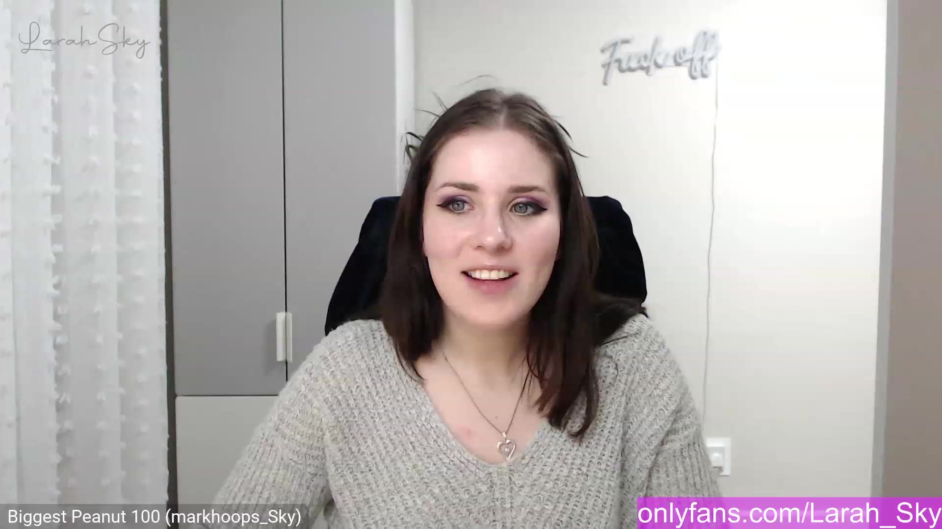 Gallery image thumbnail from Larah_Sky's myfreecams stream on, 12/02/2022, 23:18 image 8 of 20