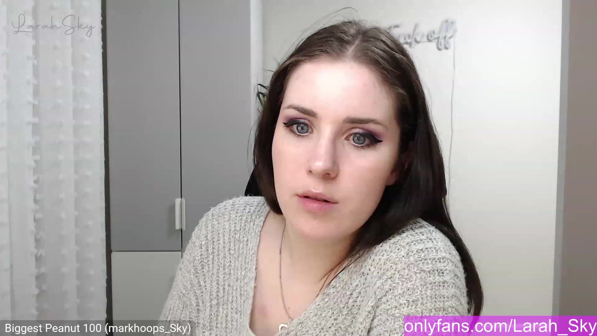 Gallery image thumbnail from Larah_Sky's myfreecams stream on, 12/02/2022, 23:18 image 5 of 20