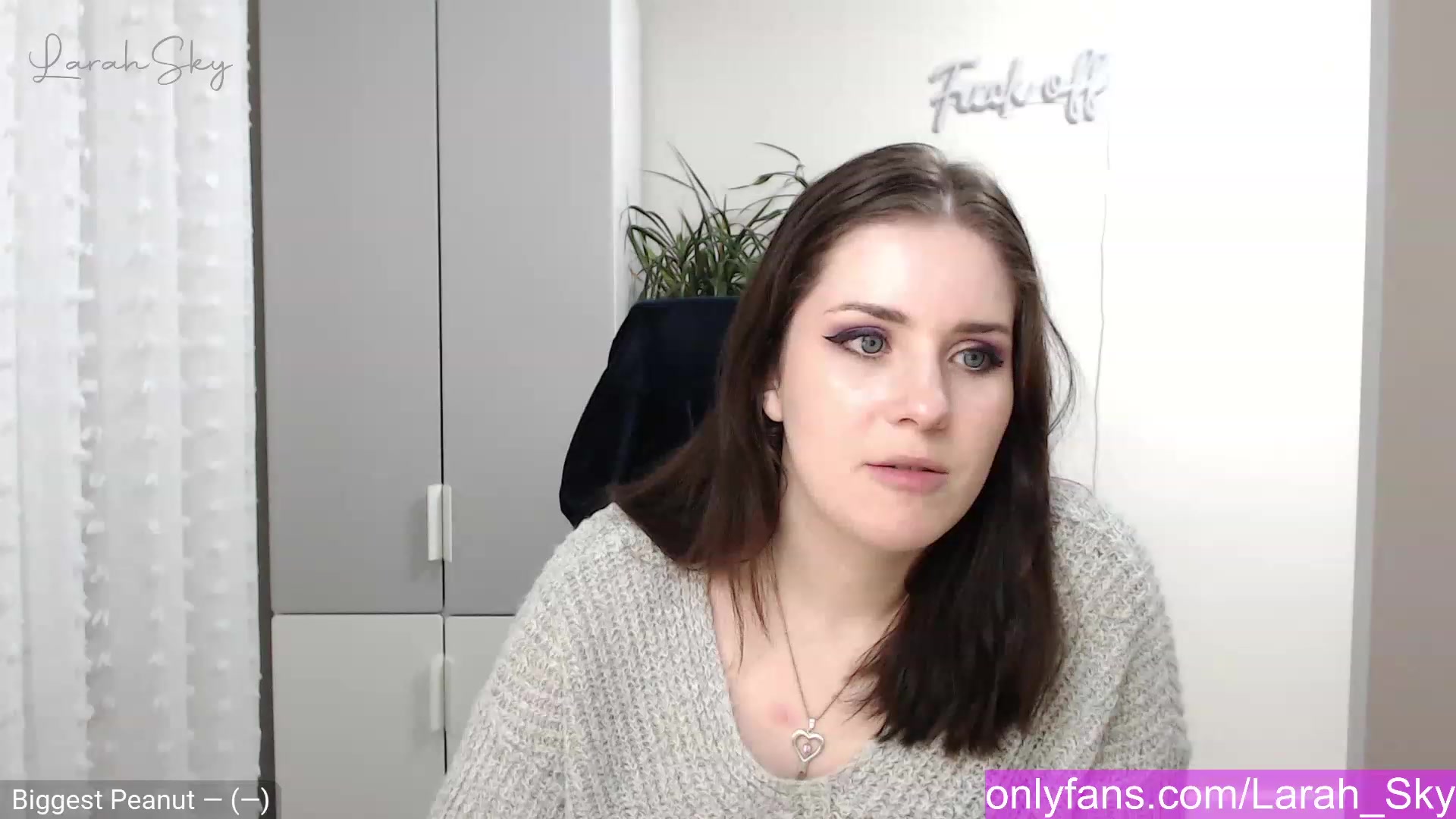 Gallery image thumbnail from Larah_Sky's myfreecams stream on, 12/02/2022, 23:18 image 2 of 20