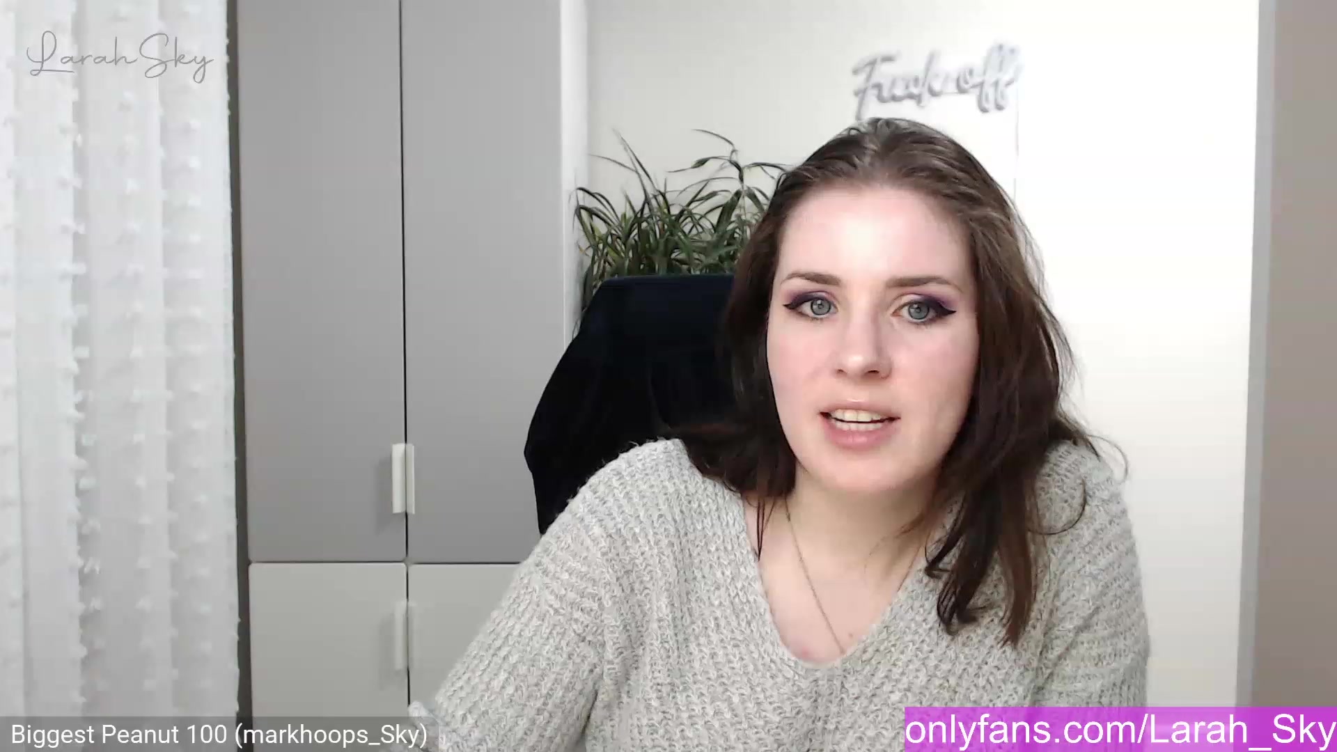 Gallery image thumbnail from Larah_Sky's myfreecams stream on, 12/02/2022, 23:18 image 13 of 20