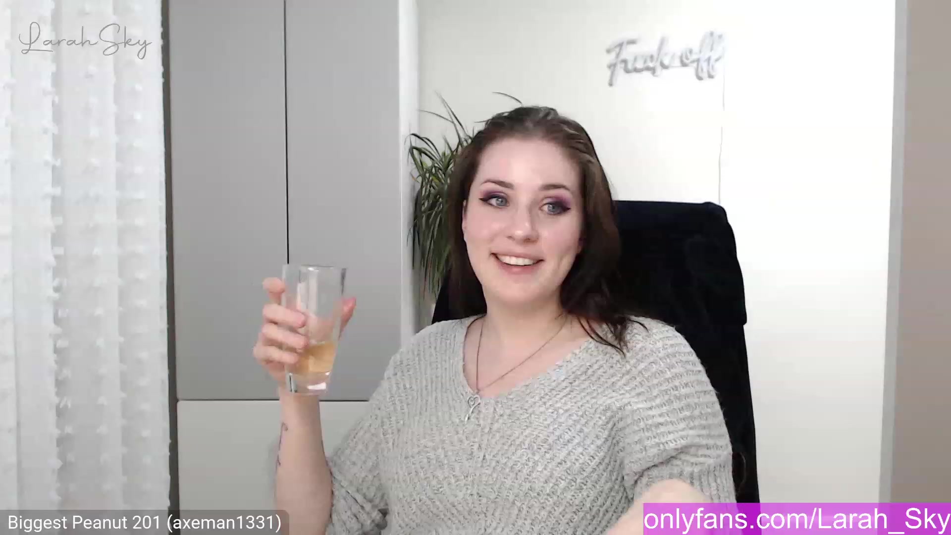 Gallery image thumbnail from Larah_Sky's myfreecams stream on, 12/02/2022, 23:18 image 20 of 20