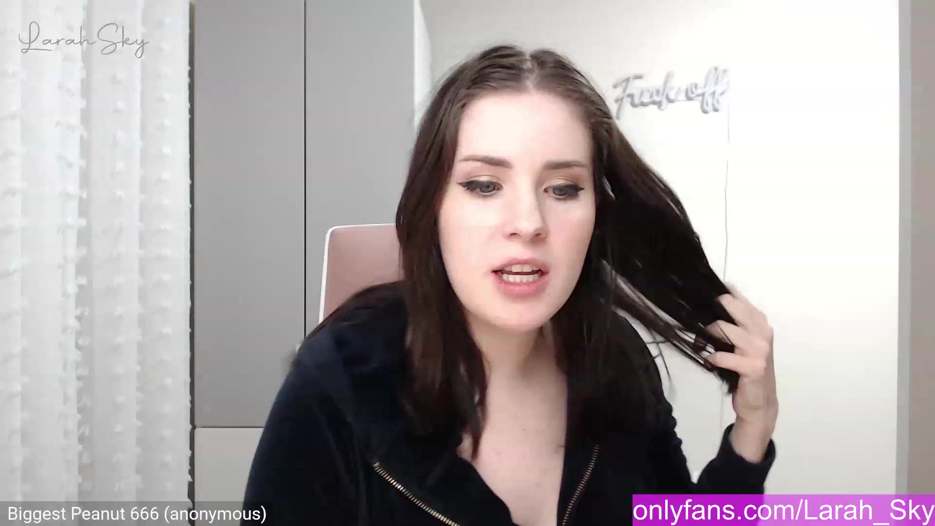 Gallery image thumbnail from Larah_Sky's myfreecams stream on, 12/08/2022, 24:29 image 6 of 20