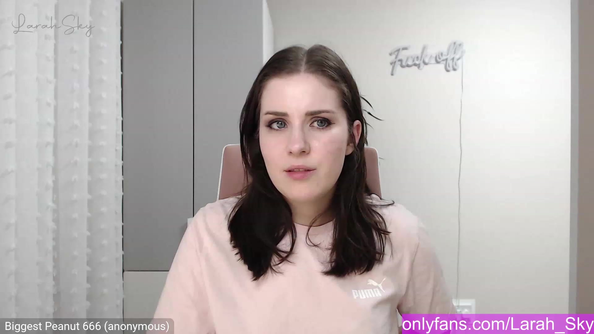 Gallery image thumbnail from Larah_Sky's myfreecams stream on, 12/08/2022, 22:29 image 18 of 20