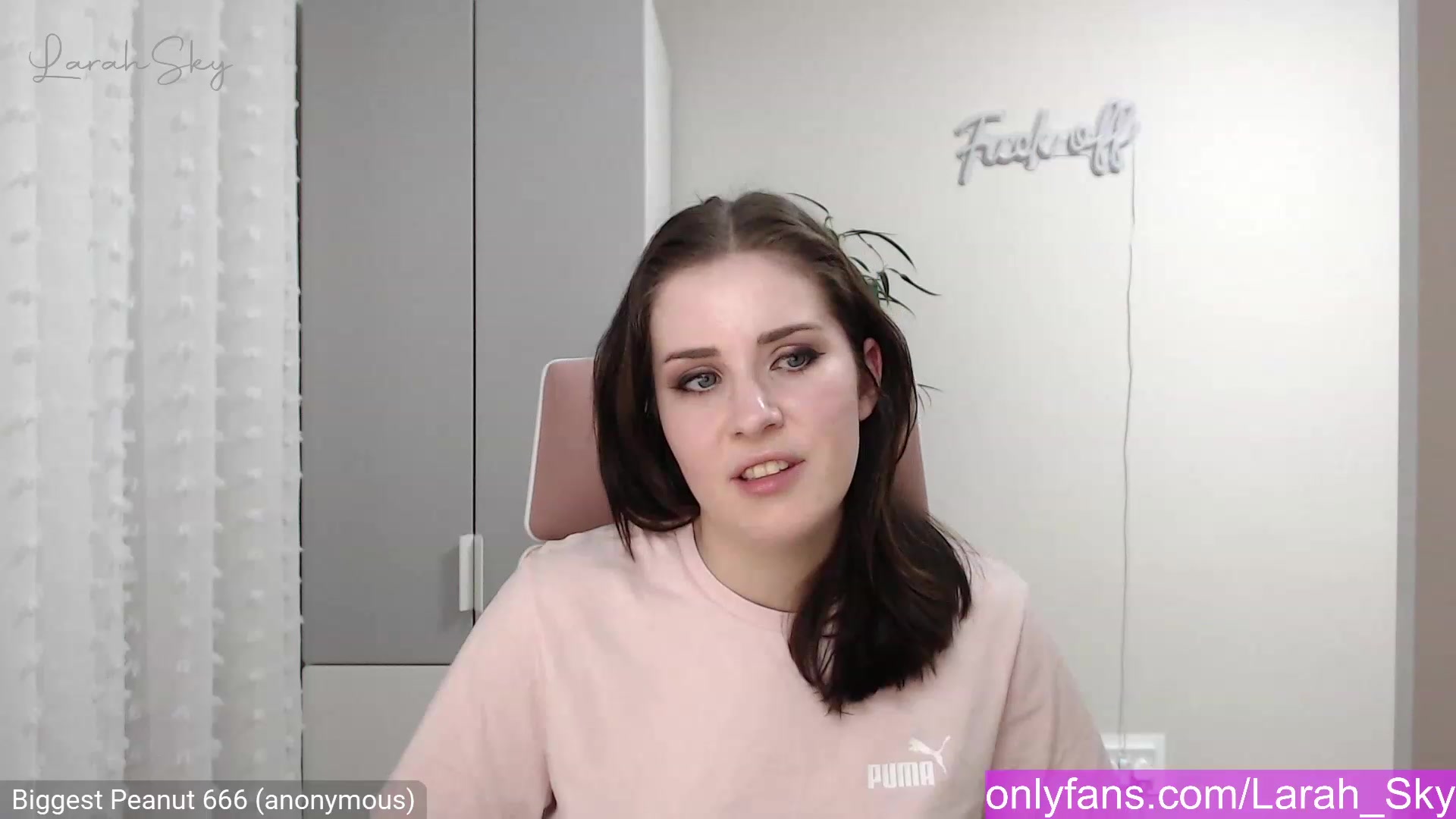 Gallery image thumbnail from Larah_Sky's myfreecams stream on, 12/08/2022, 22:29 image 9 of 20