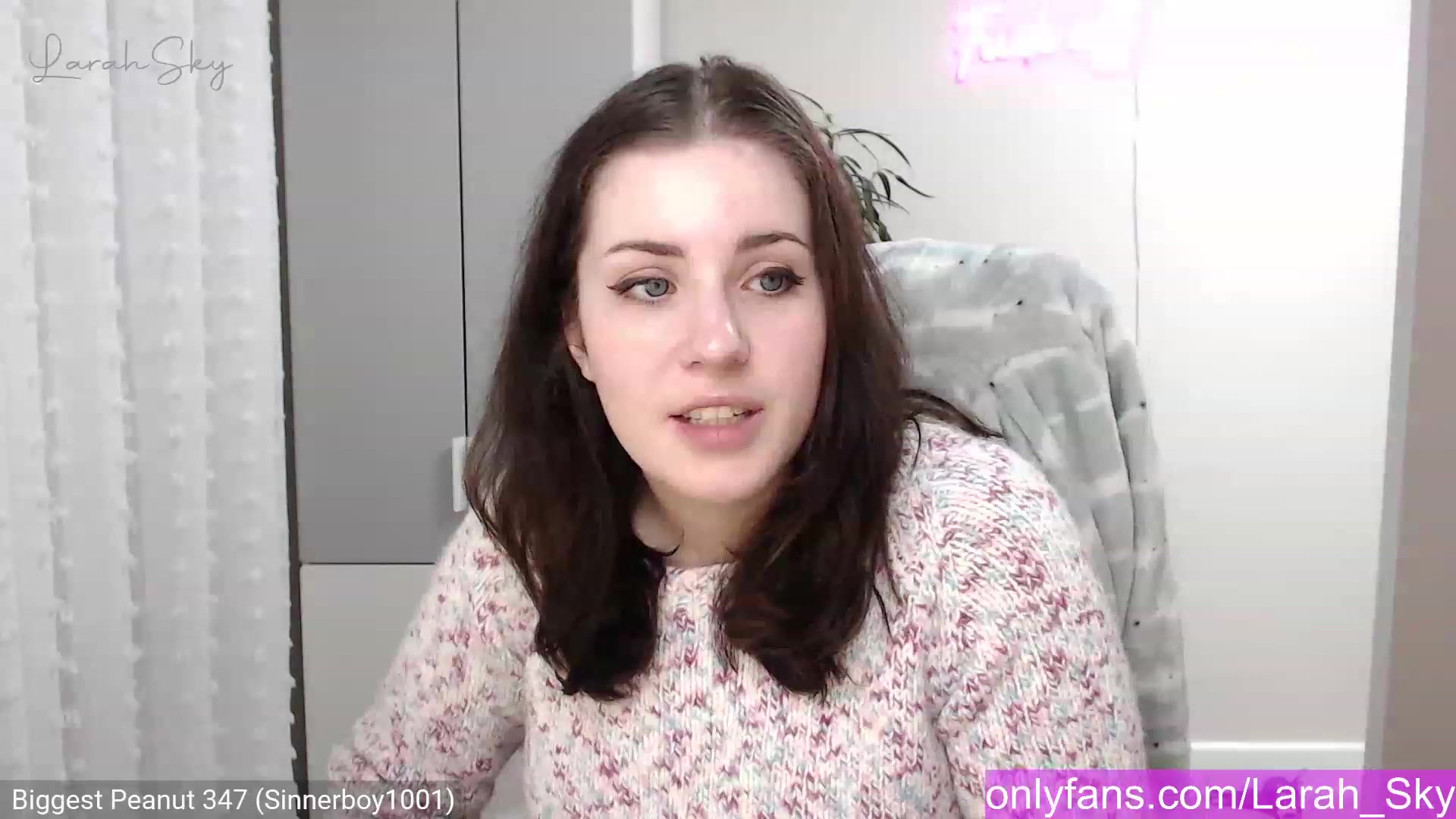 Gallery image thumbnail from Larah_Sky's myfreecams stream on, 12/18/2022, 22:53 image 13 of 20