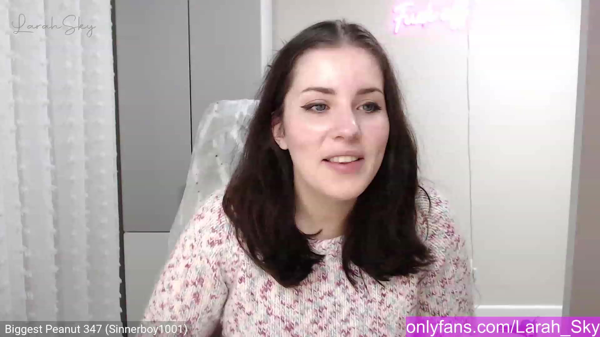 Gallery image thumbnail from Larah_Sky's myfreecams stream on, 12/18/2022, 22:53 image 2 of 20