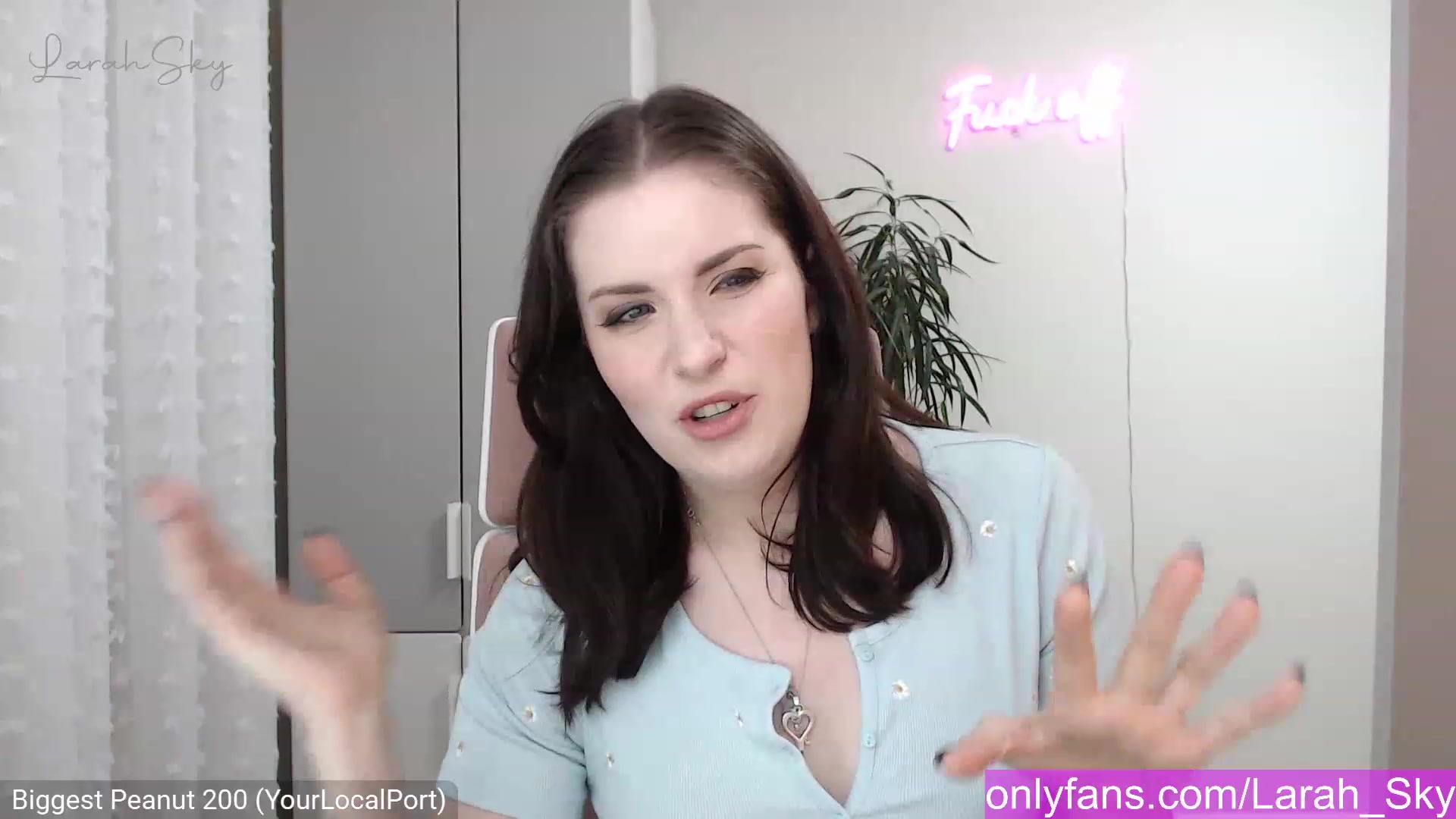 Gallery image thumbnail from Larah_Sky's myfreecams stream on, 12/26/2022, 20:22 image 5 of 20