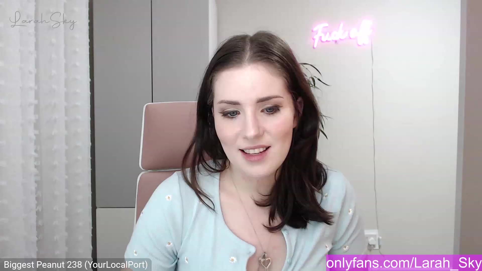 Gallery image thumbnail from Larah_Sky's myfreecams stream on, 12/26/2022, 22:22 image 3 of 20